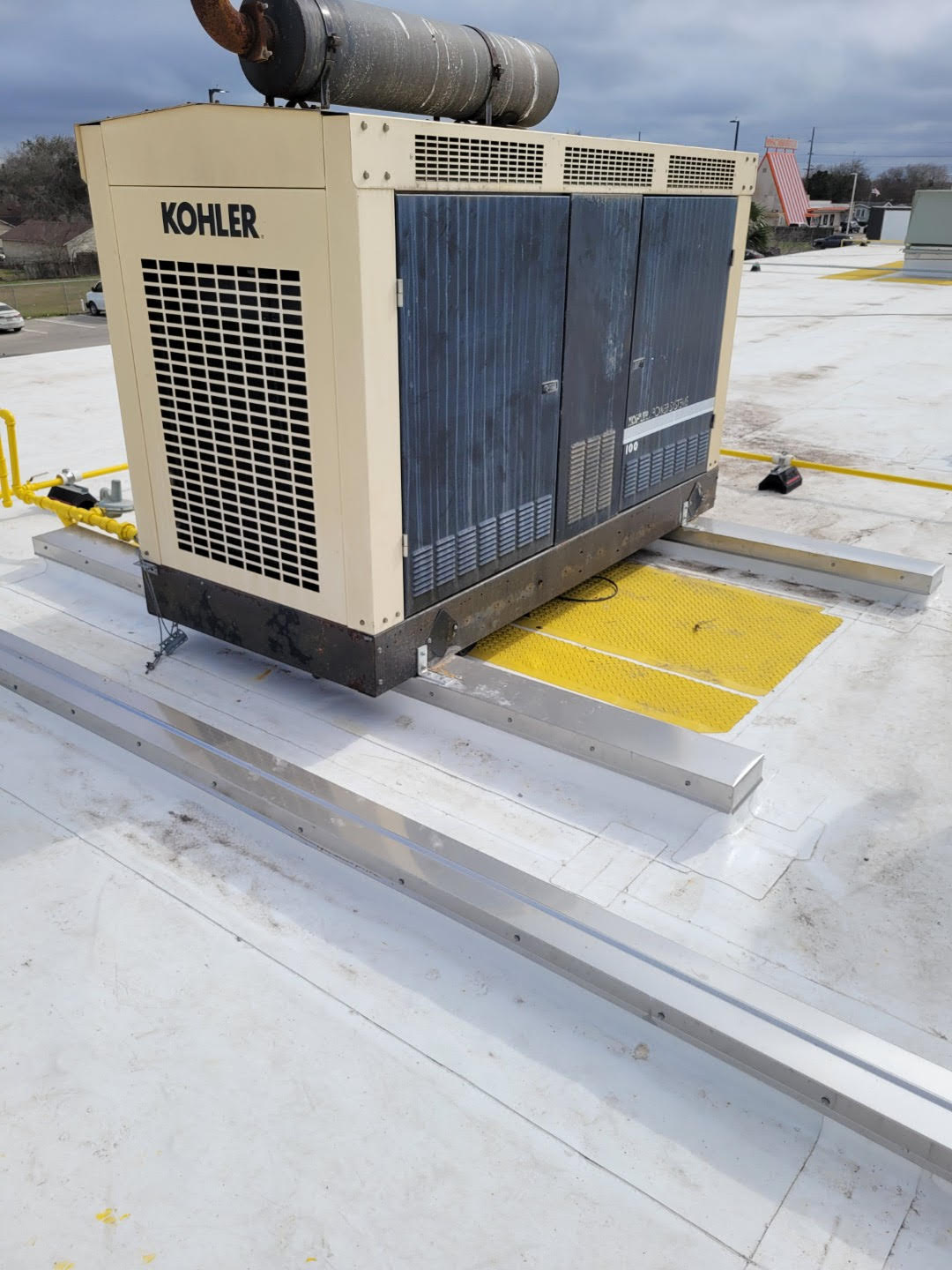 100KW Kohler 100RZG Nat Gas LP Generator 1&3PH 516hrs '09