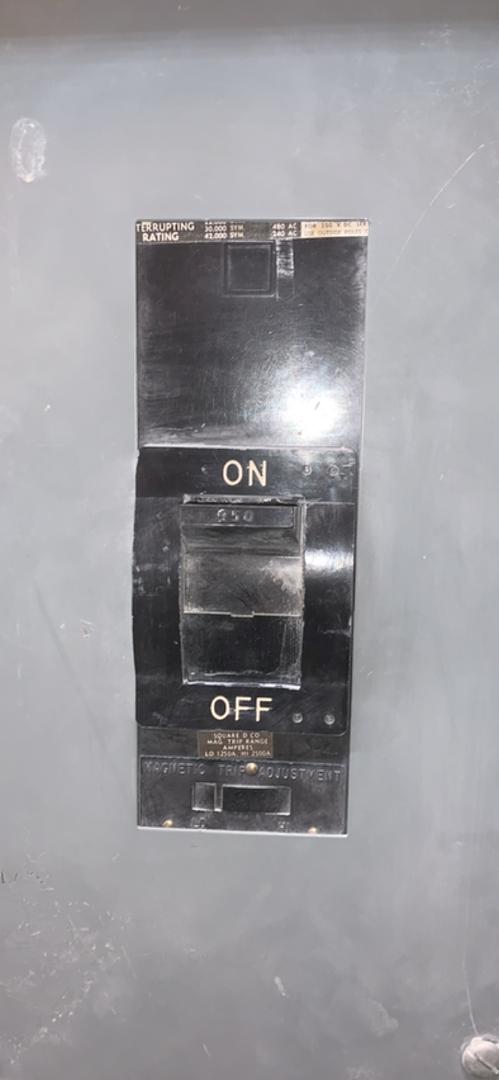 250A Square D Panelboard 120/240v NAIB 1Ph Loaded W/ Main(S6LLST10255)