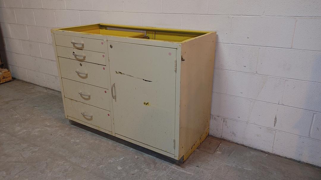 47" Kewaunee Casework(S6LLST11865)