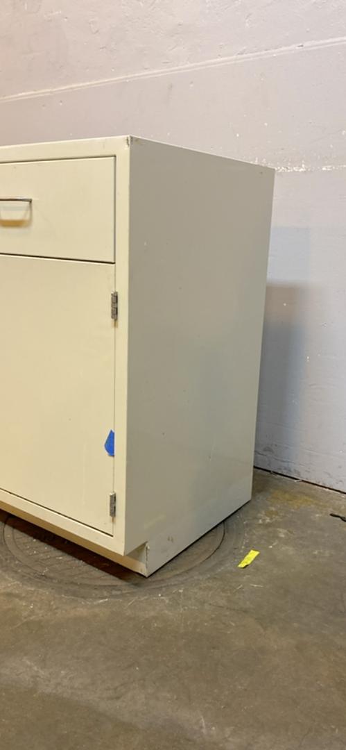 24x23x35" 2' Jamestown Lab Casework Bench Door/Drawer (S6LLST6491)(S6LLST6491)