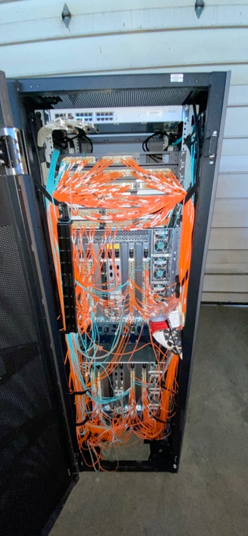 42U EMC2 Server Rack Cabinet (S6LLST3156)