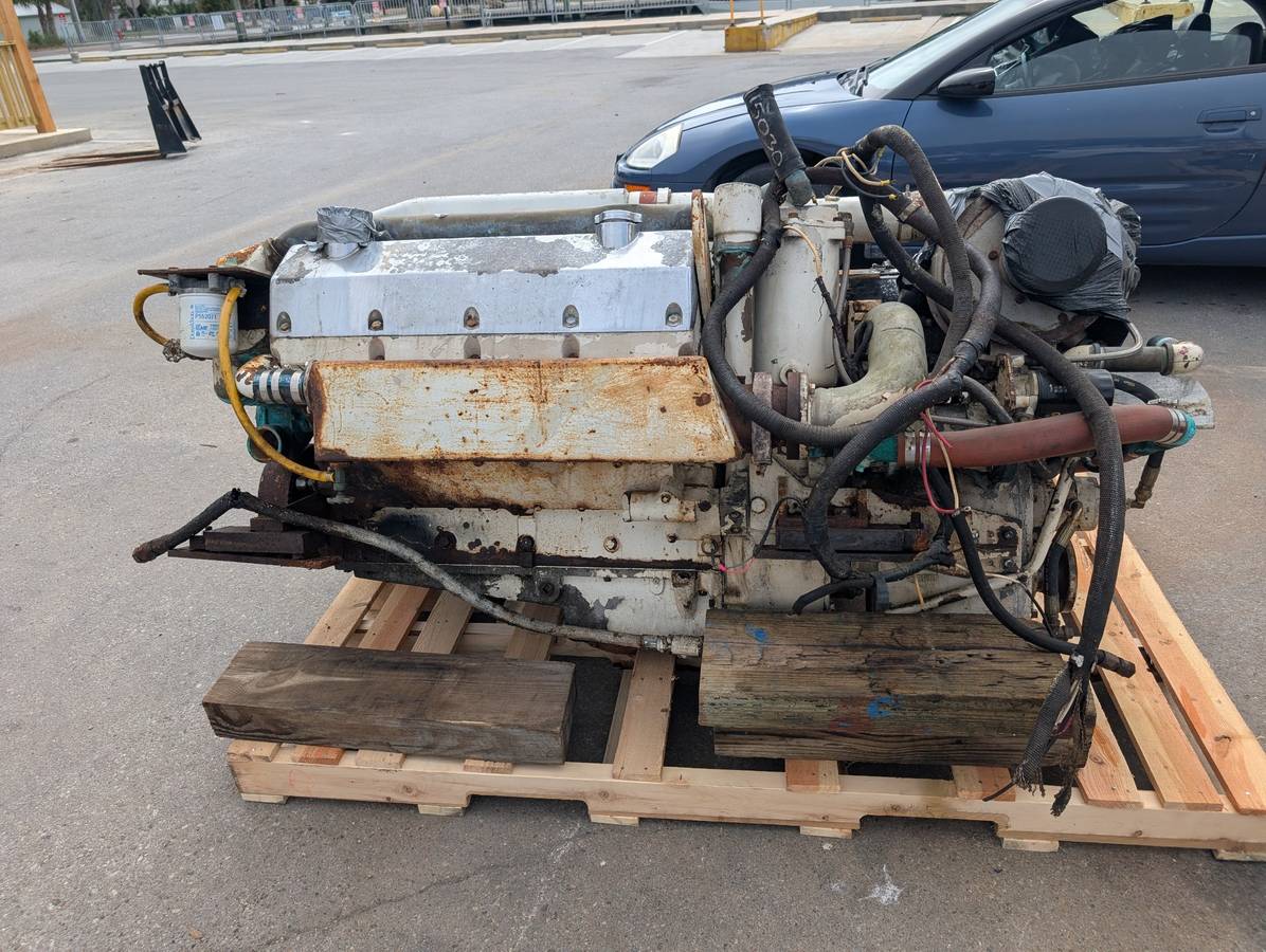 Cummins Diesel Engine Marine 903-V / With Transmissions