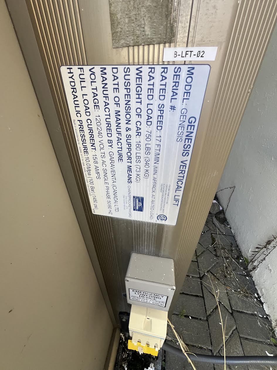 Commercial Elevator Wheelchair Elevator AS-IS Untested