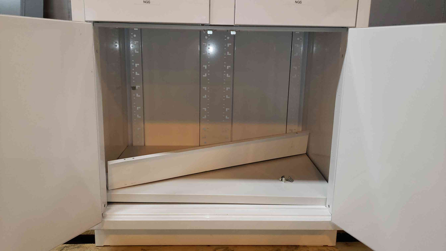 Recessed 30" Mixed Casework W/ Countertop(105062)