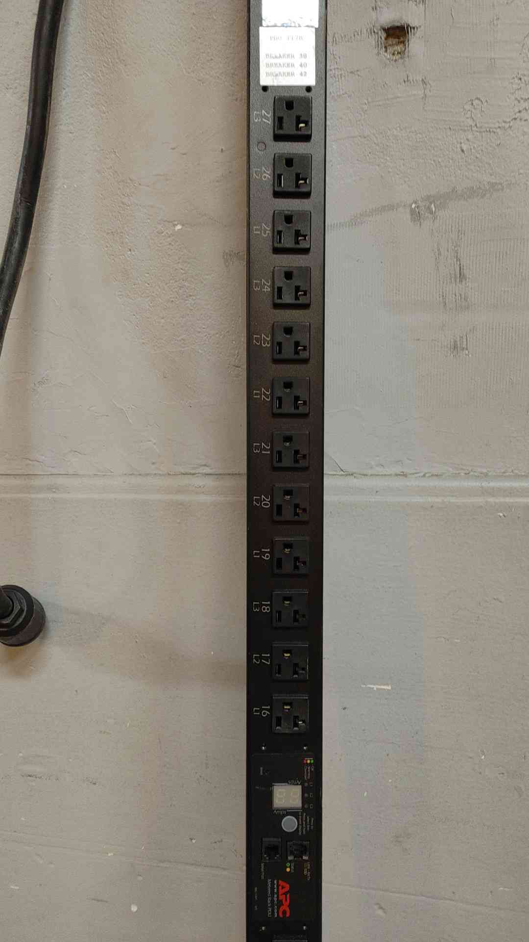 *Pickup Only* APC PDU 27 Port Strip 120/208V 3W 16A AP7863