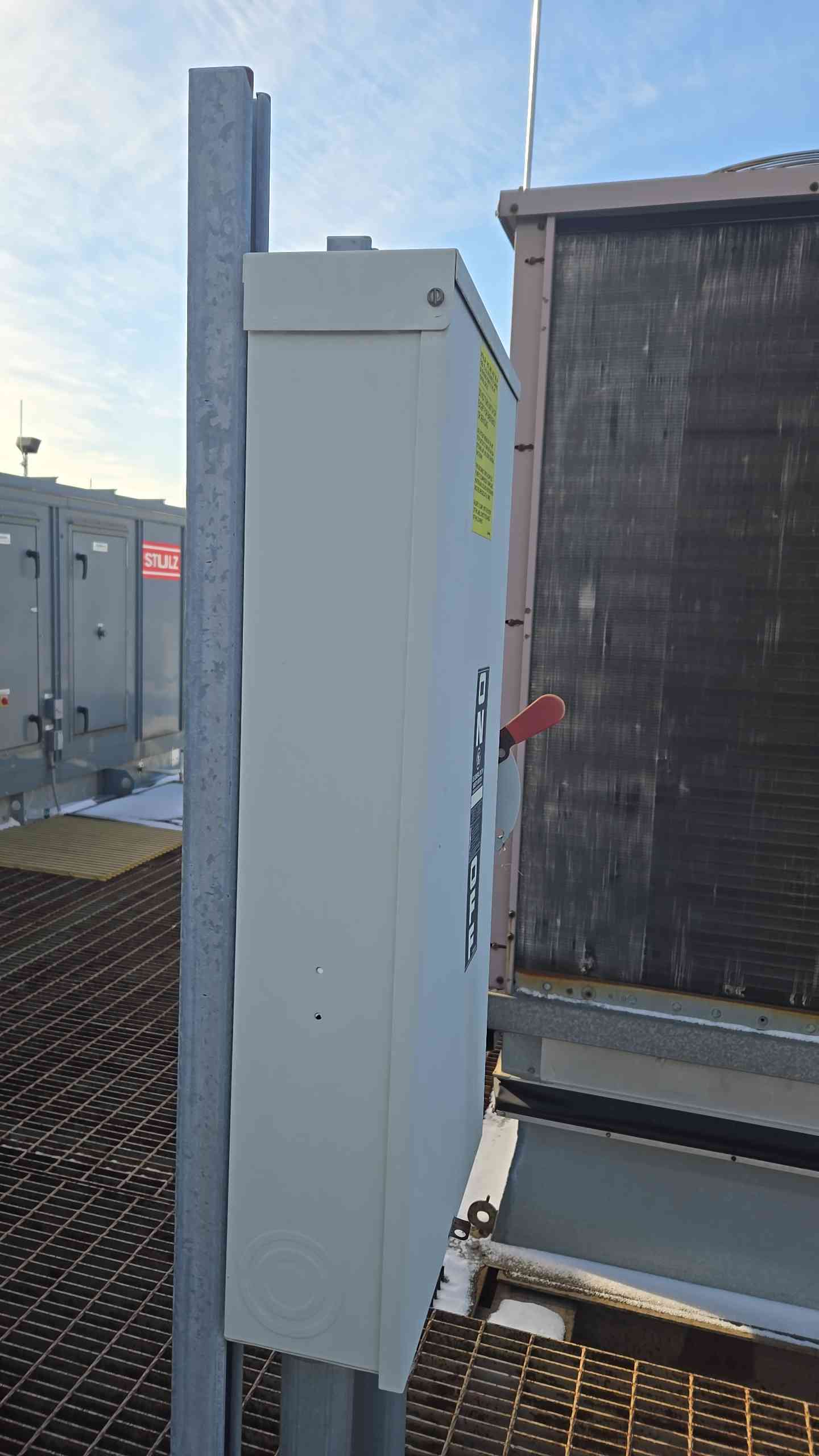 200 A GE General Duty Safety Switch