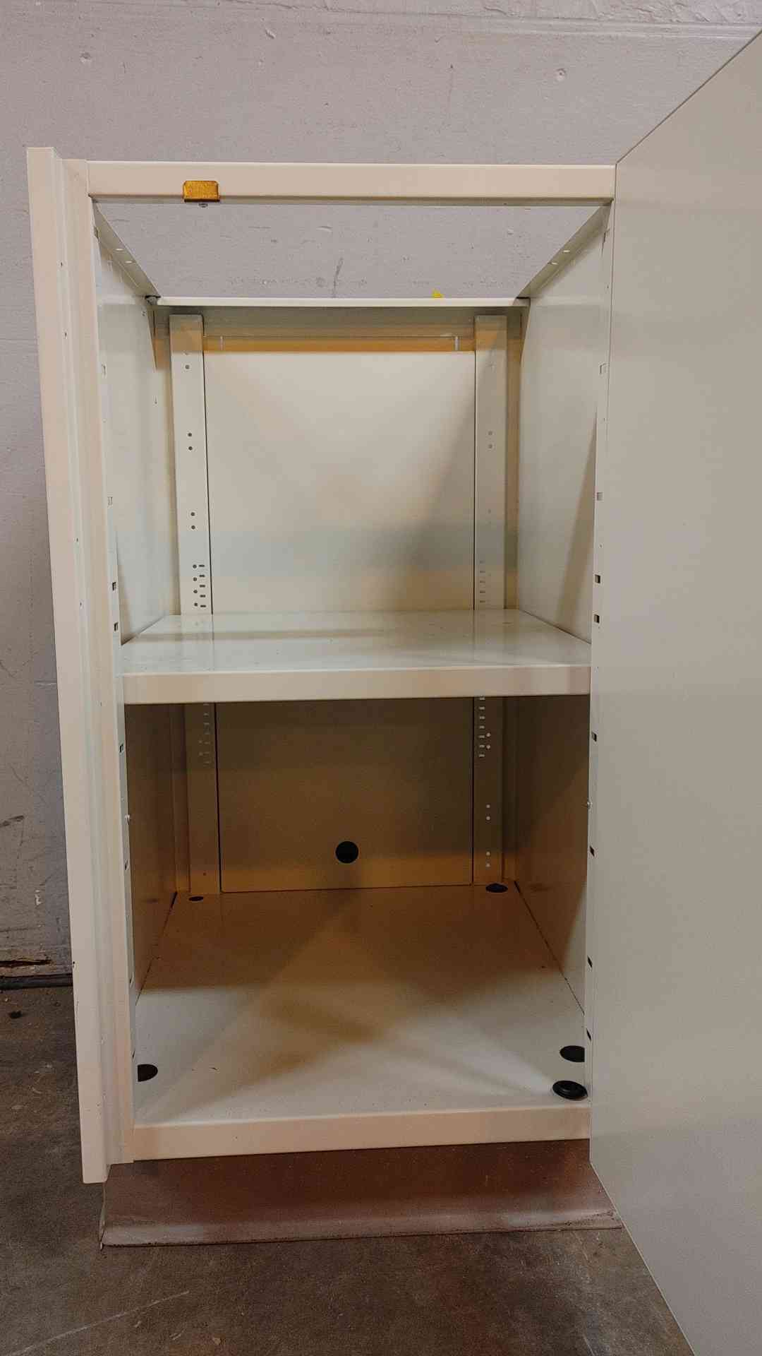 18" Hamilton Recessed Door Only Casework