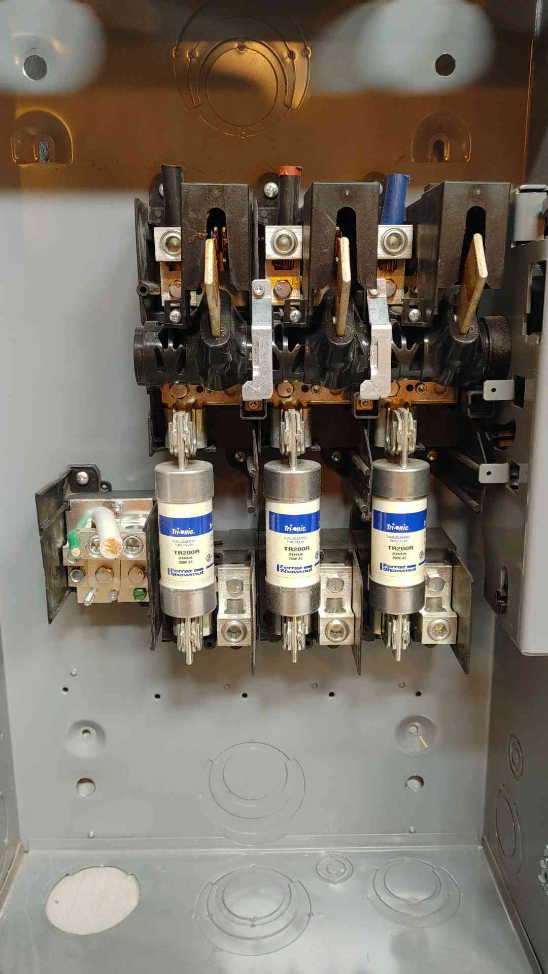 Square D Heavy Duty Safety Switch 200A 240VAC 250VDC H324N