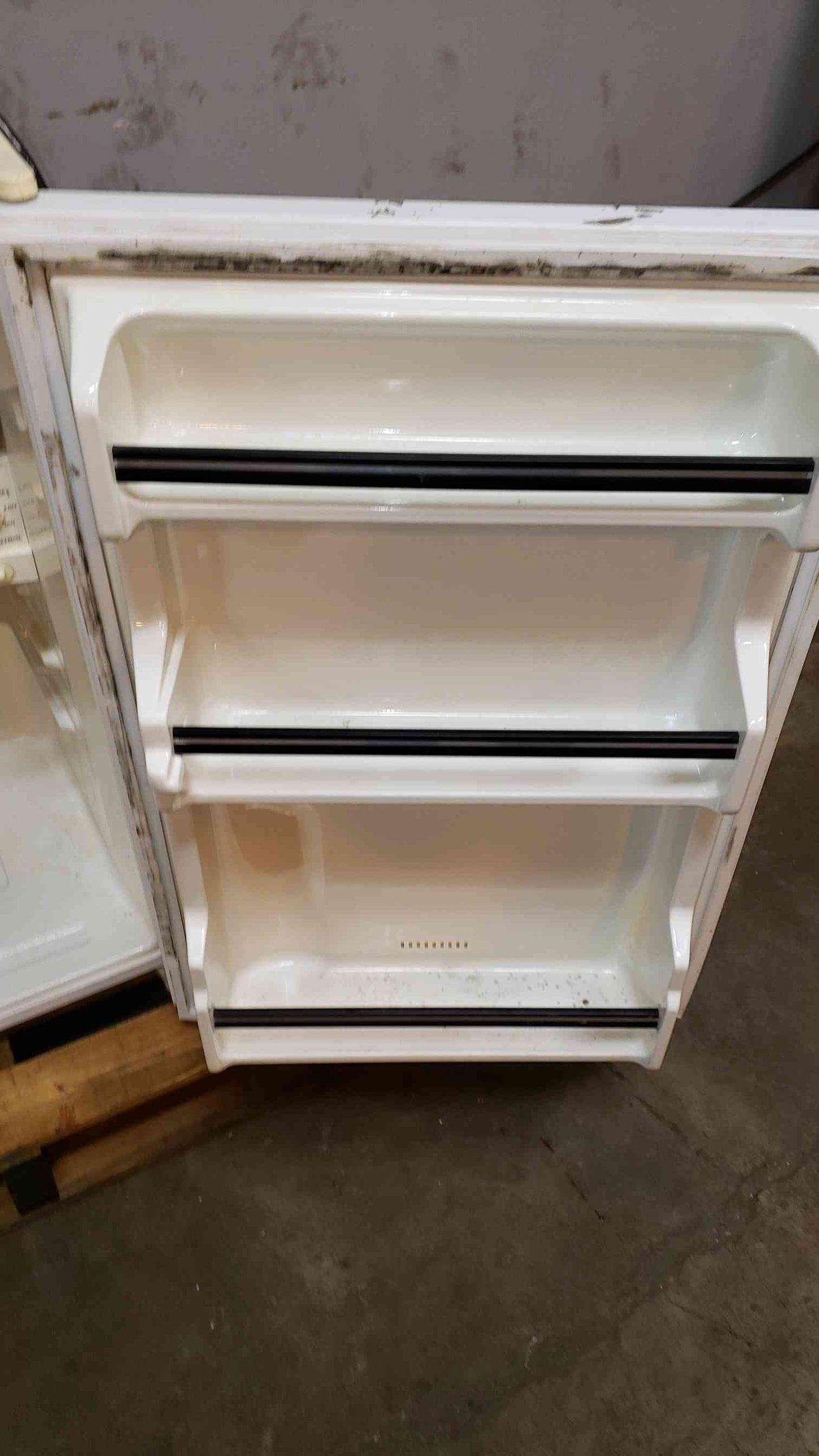 VWR Scientific 115V 1PH Refrigerator R406GABA TESTED (SKU: 108008)