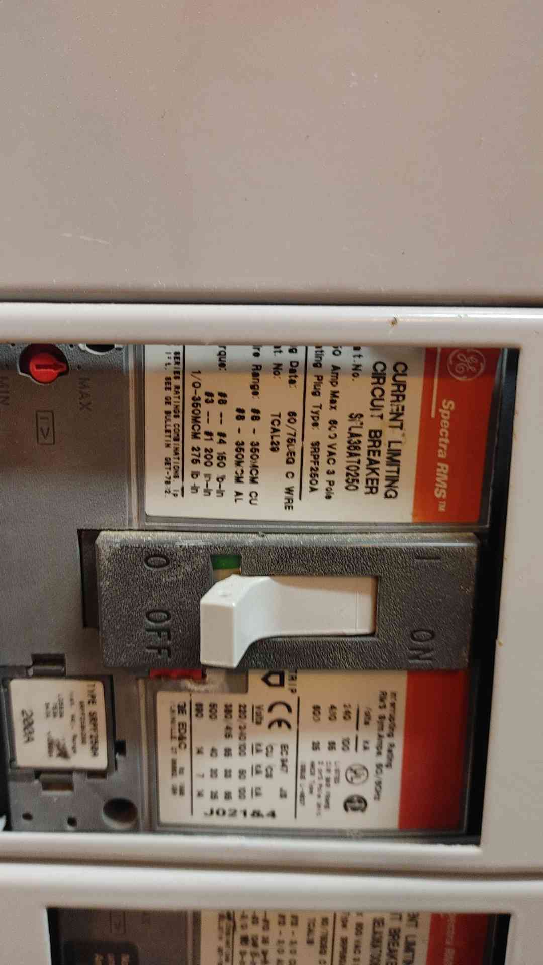 General Electric 3 Section Switchgear 1600A 3PH 208Y/120V 4W (108687)