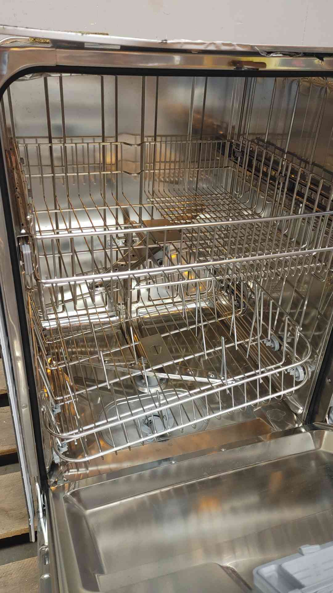 As Is VWR Commercial Dishwasher 120V 1PH 82020-922 (108716)