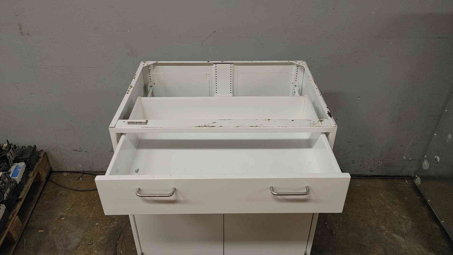 30" Jamestown Mixed Casework (109222)