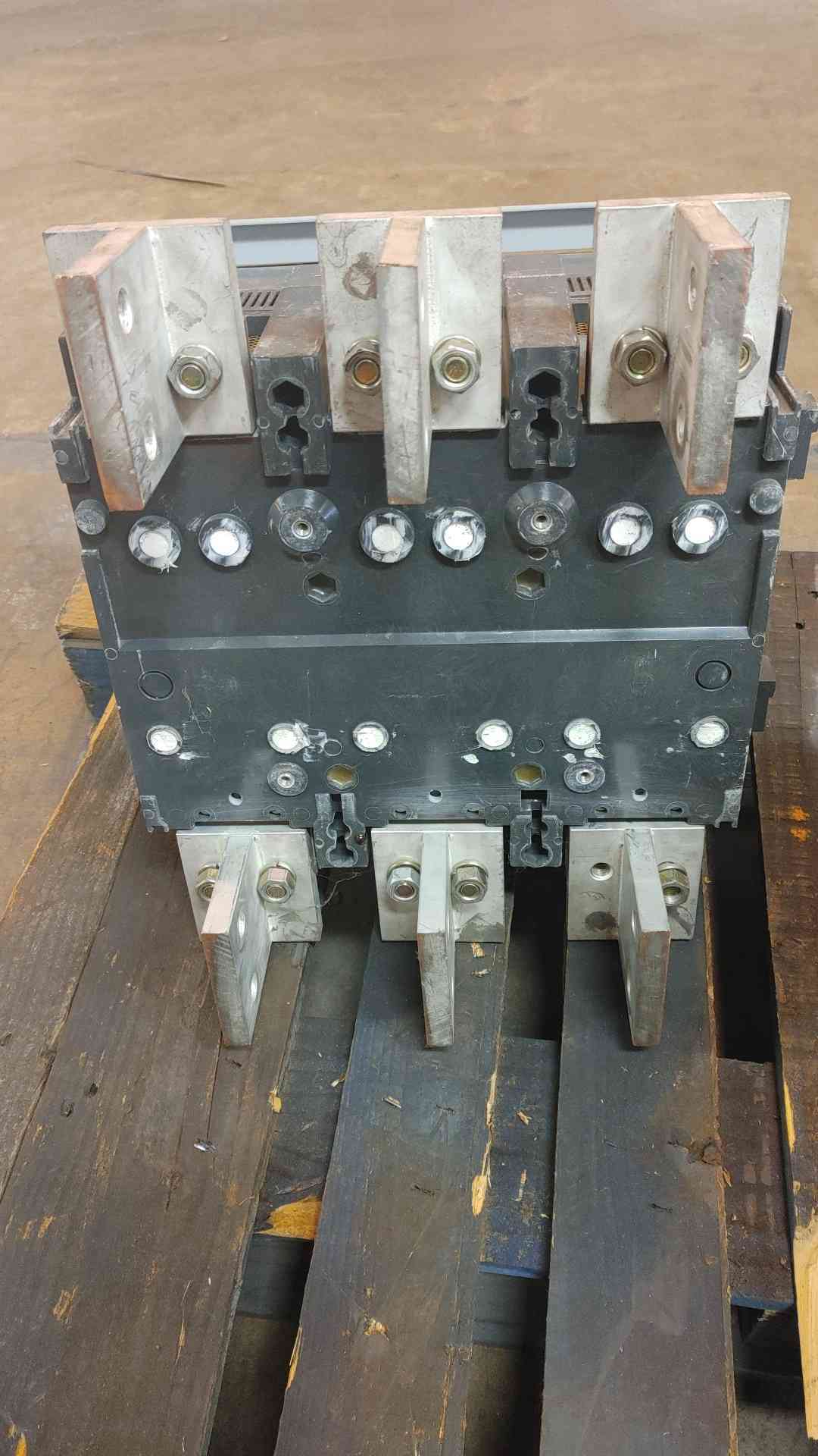 GE 1600AMP 600V AC STD BREAK CIRCUIT BREAKER SSF16B216(SKU: 110242 )