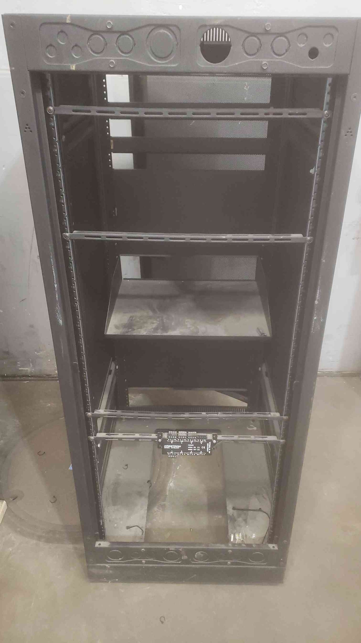 Avectus Small Rolling Server Rack (SKU: 110781)