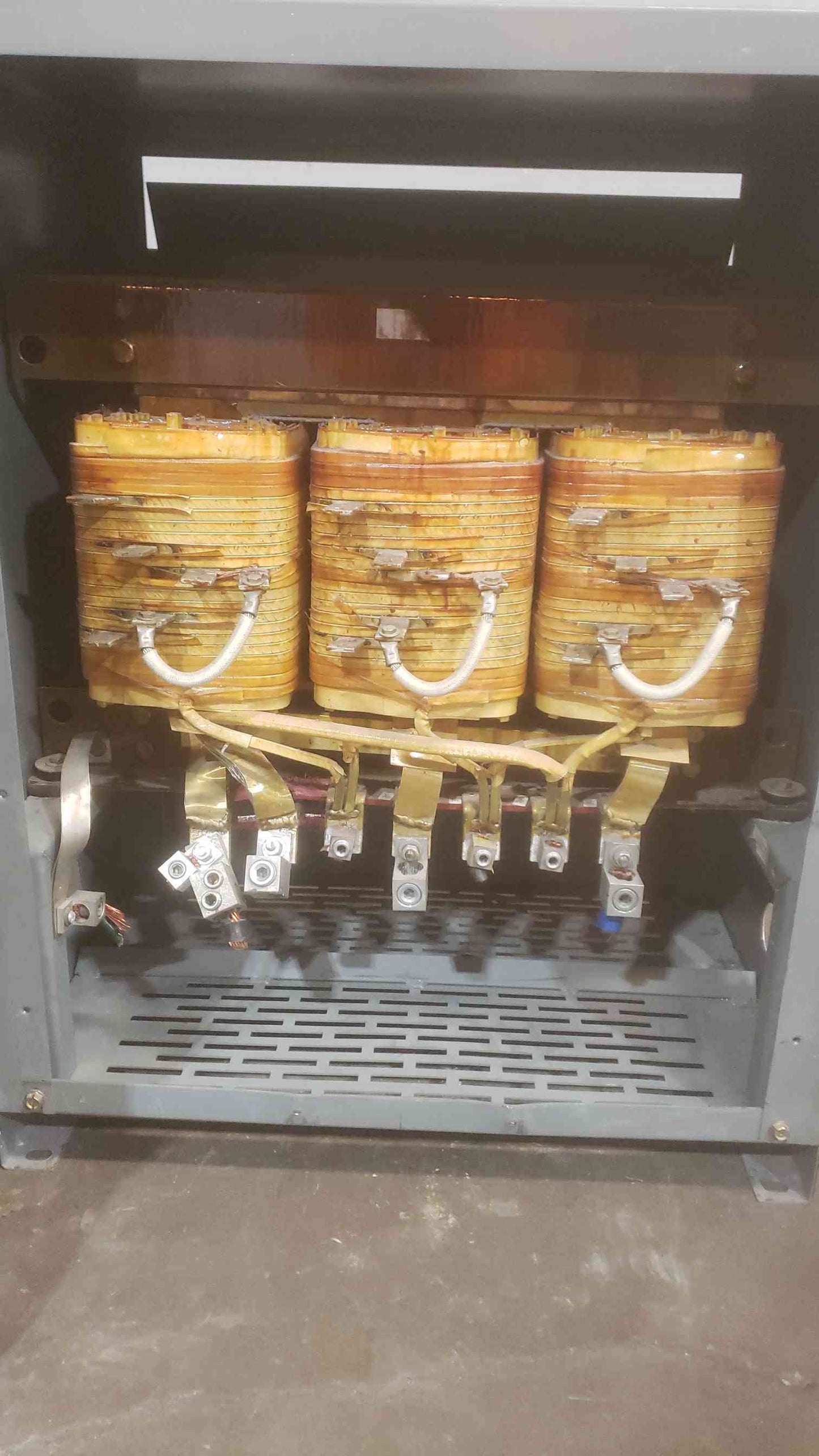 I-T-E 480v x 208Y/120V 3PH 112.5KVA 60Hz Power Transformer Dry Type (SKU: 110964)