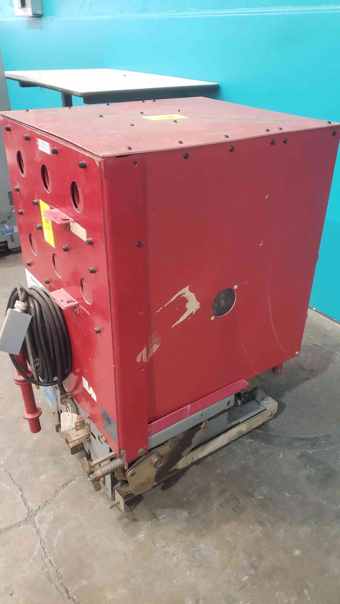 ITE Imperial 5HK Ground and Test Device 4.16KV 5HK250 G&T 125VDC Switchgear Unit