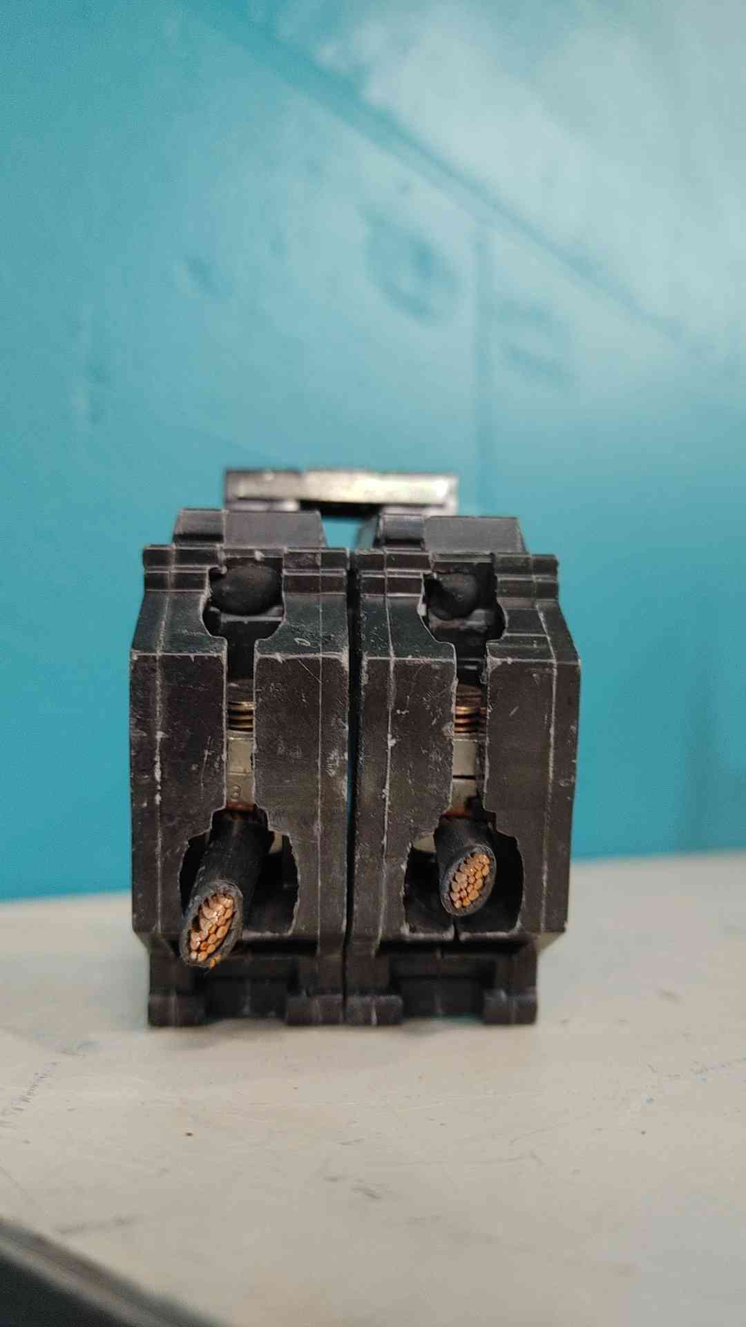 GE THQB2160 60A 2 Pole 120/240V Bolt-On Commercial Circuit Breaker THQB 60