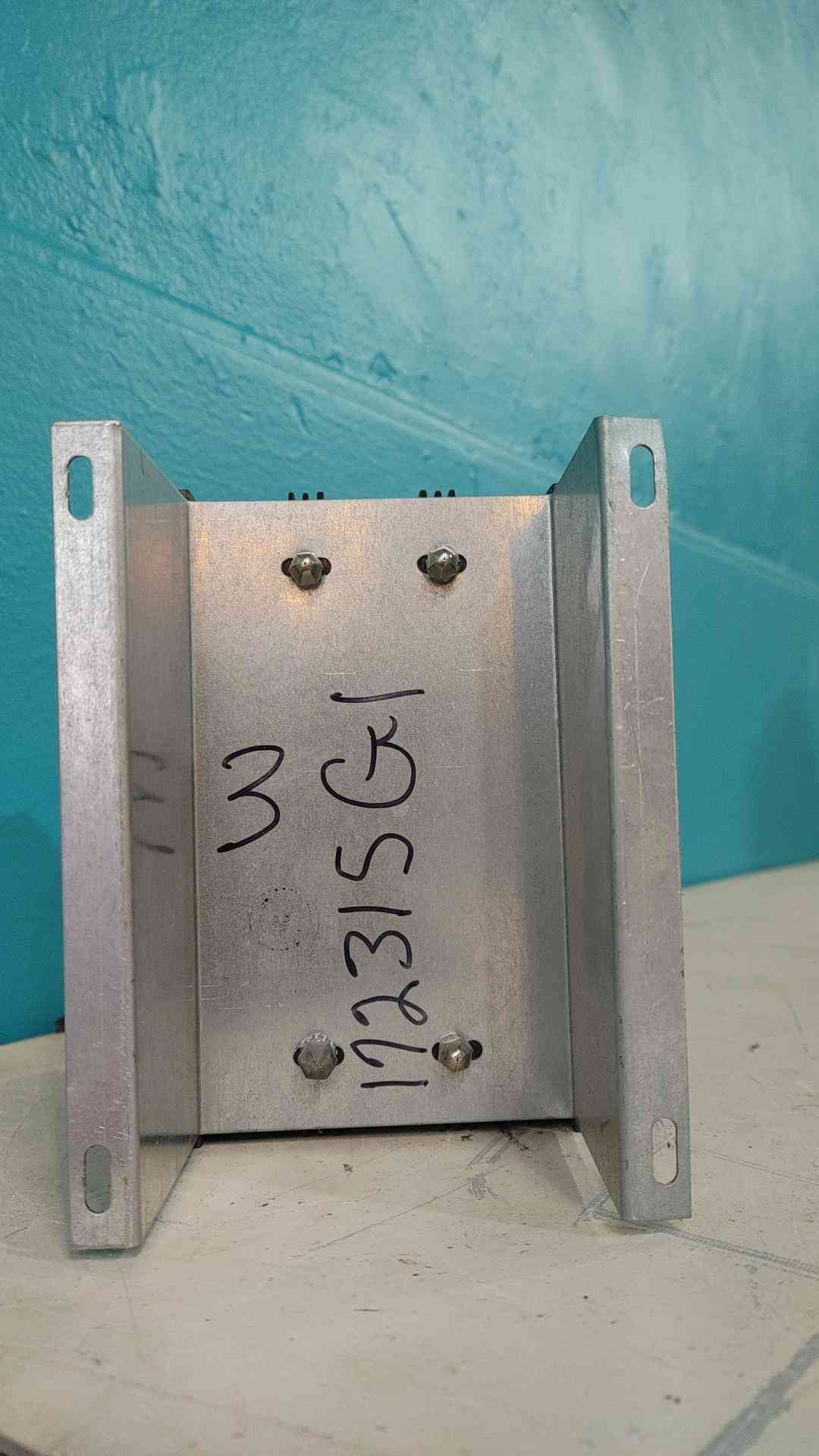 GE TQDR1X6 Rotary Handle Operating Mechanism Assembly W/ Lugs TCAL25 TQD THQD