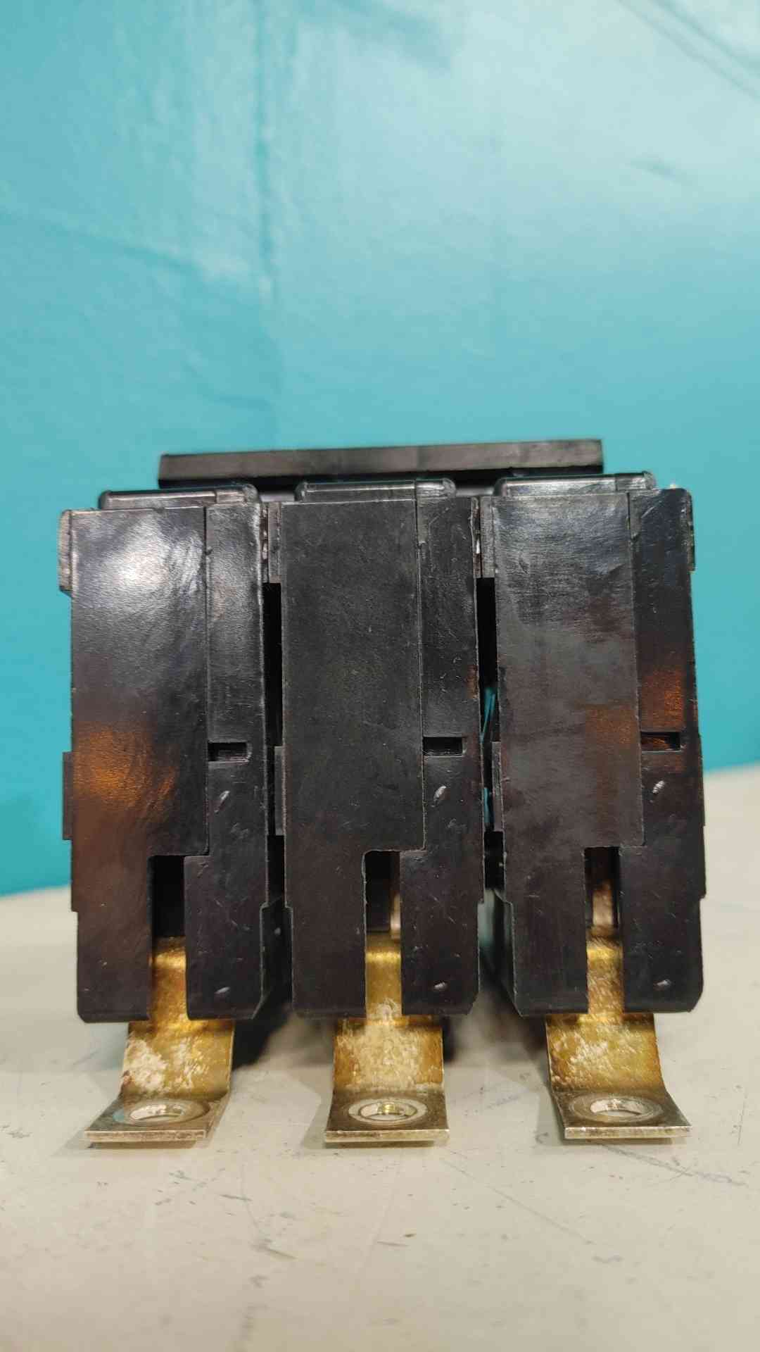 Eaton BAB3060H 60 Amp 3 Pole Bolt On Circuit Breaker Type BA Quicklag 60A 240V