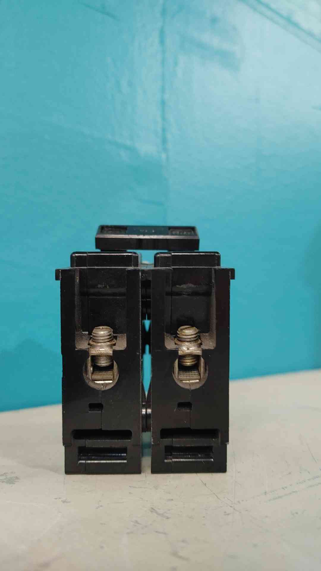 Westinghouse BAB2030 2 Pole 30 Amp 240V Bolt-On Circuit Breaker BA