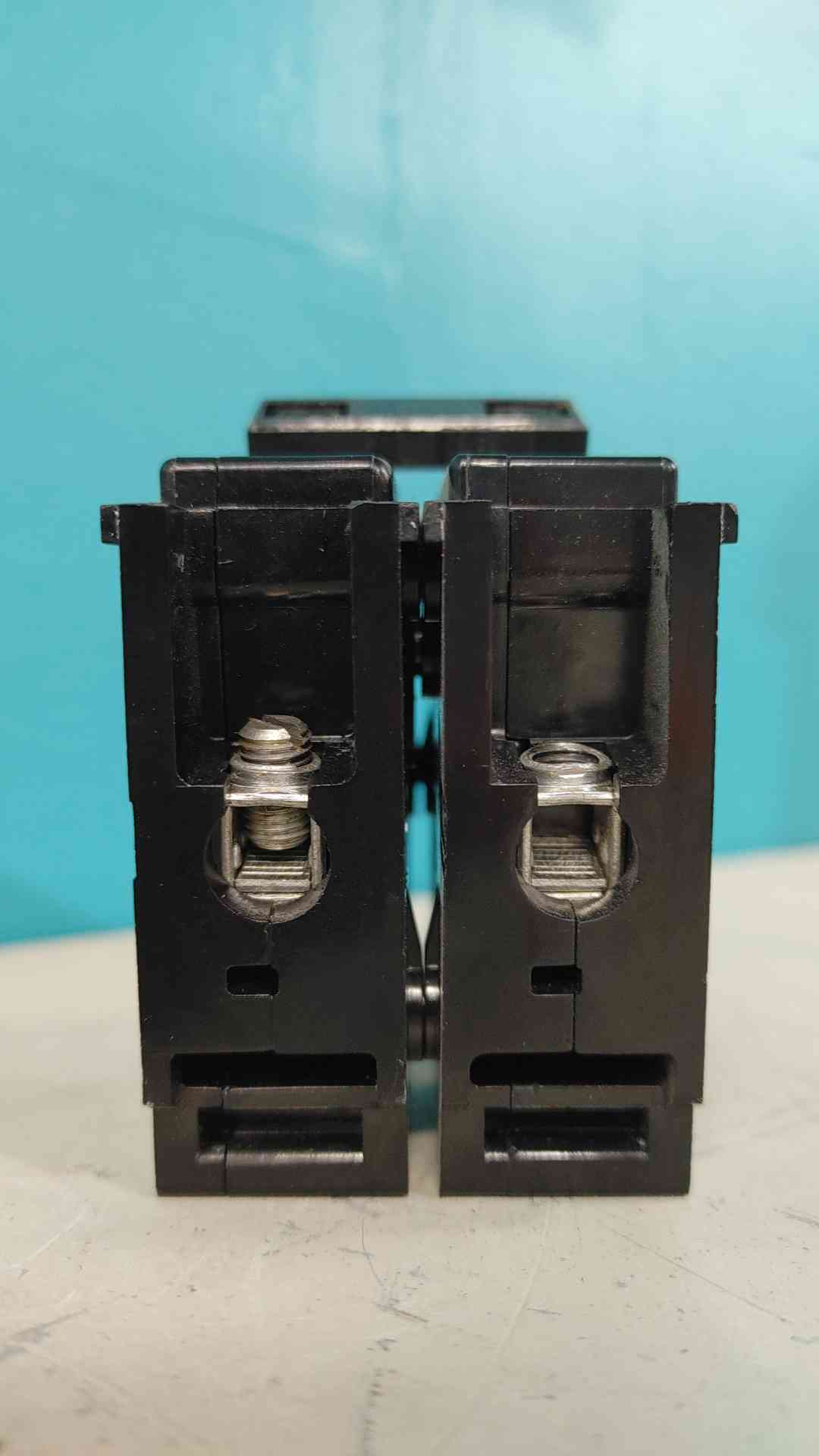 Challenger CBB2030 30 Amp 2 Pole Bolt On Circuit Breaker CBB 30A 120/240V