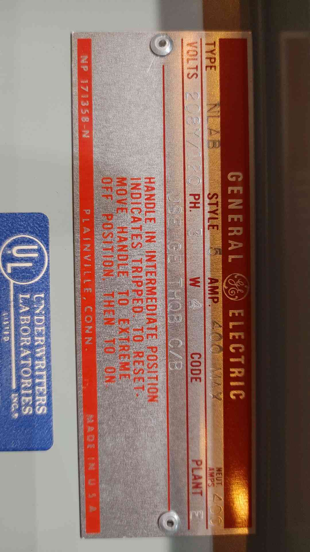 GE NLAB 400A 208Y/120V 3-Phase Commercial Panelboard Loaded w/ THQB Breakers