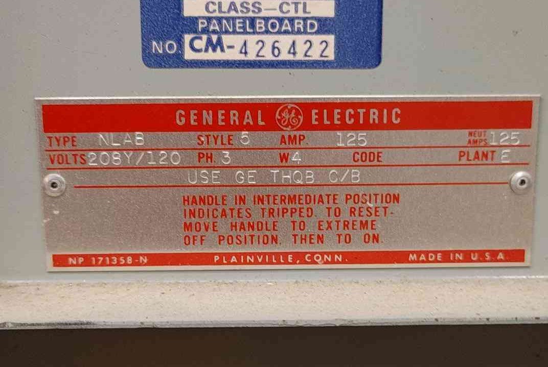 GE NLAB 125A 208Y/120V 3PH Panelboard Main Breaker Loaded w/ 20x 20A 1P & 125A 3P