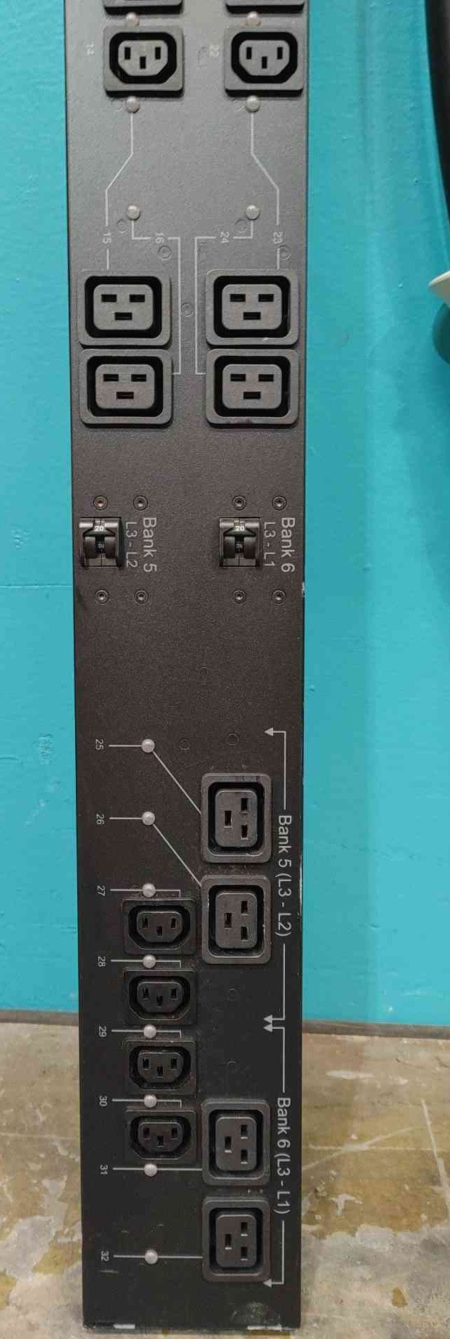 APC AP8966 Switched Rack PDU 0U 17.2kW 208V 3-Phase IEC 60309 C13 C19 60A
