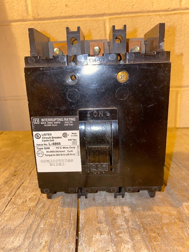 225A Square D Circuit Breaker Q2M32255700 L4866(S6LLST1310)