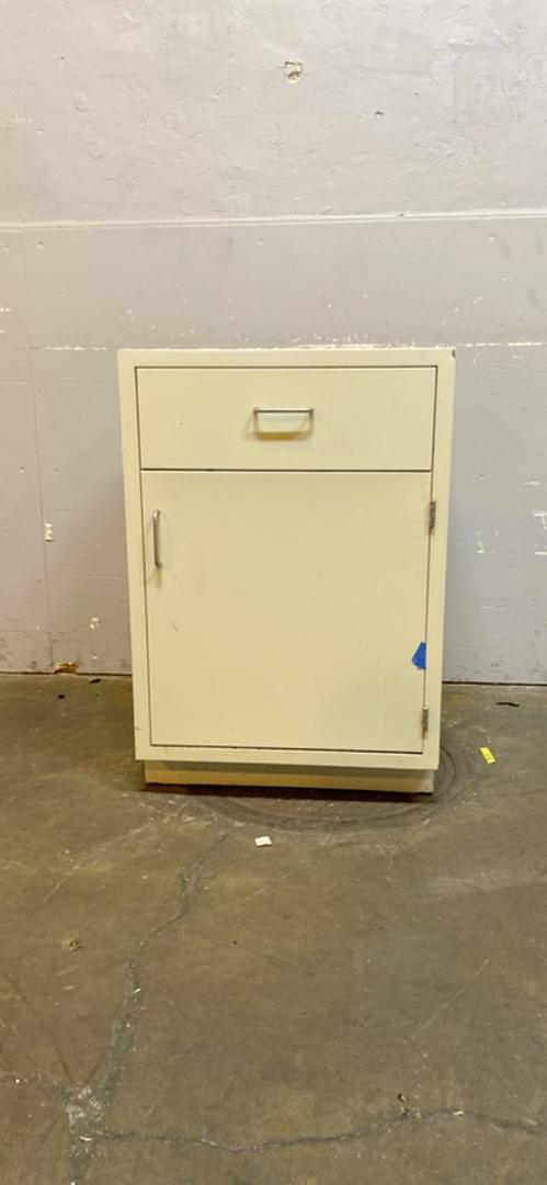 24x23x35" 2' Jamestown Lab Casework Bench Door/Drawer (S6LLST6491)(S6LLST6491)