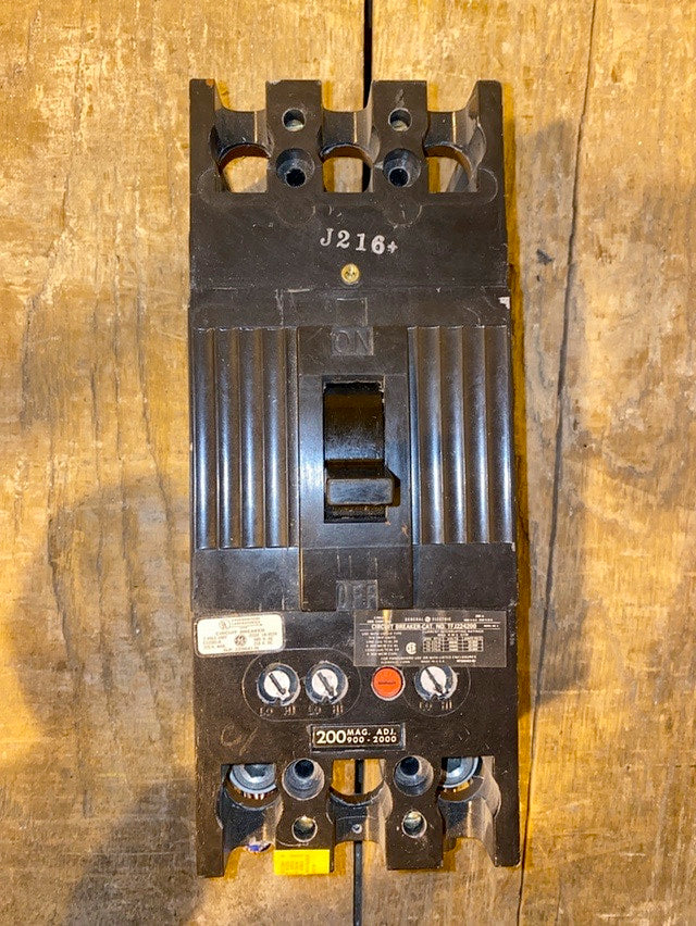GE 200A TFJ224200 3 Pole Circuit Breaker(S6LLST1440)