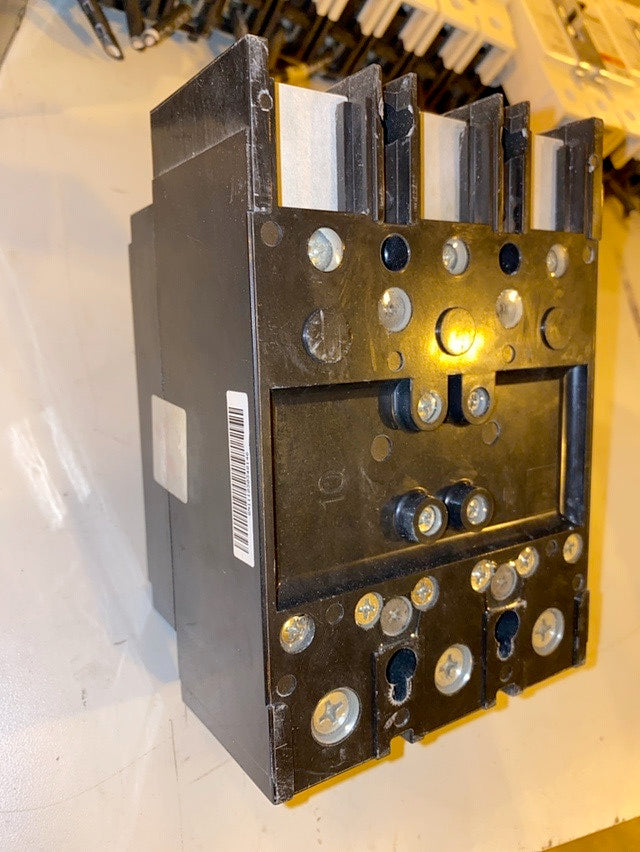 QD225 Circuit Breaker Square D 523372P7 225A(S6LLST1721)