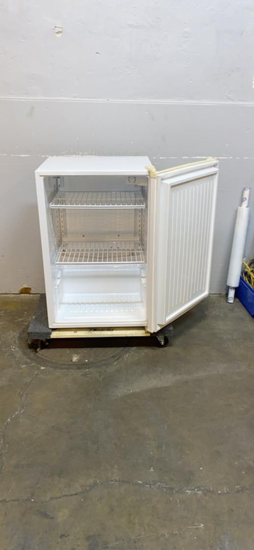 VWR Lab Refrigerator SR-L4110W Tested 30° Under Counter(S6LLST5851)