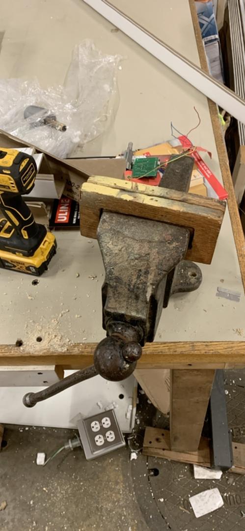 Table Vice(S6LLST9353)