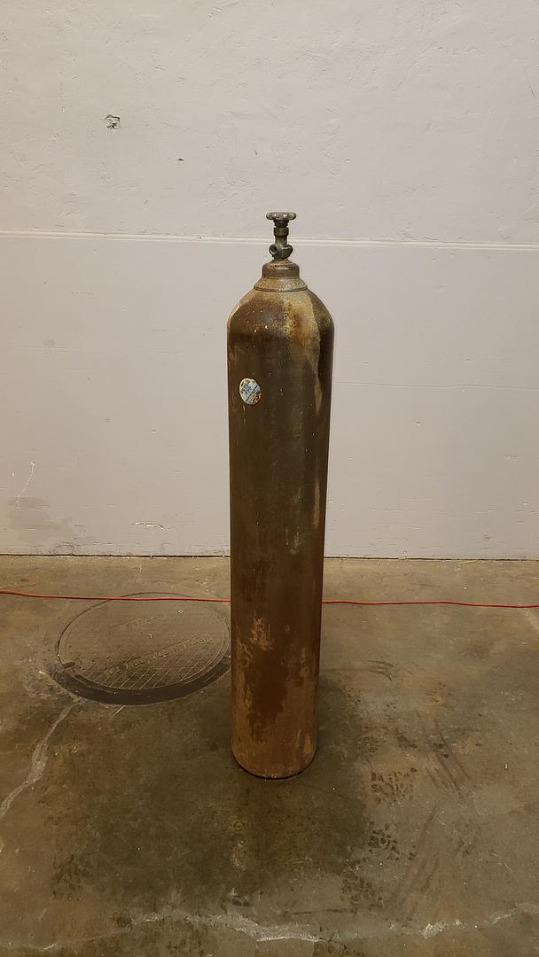 Oxygen Tank J.F. Martin Metal 9x9x55(S6LLST11276)