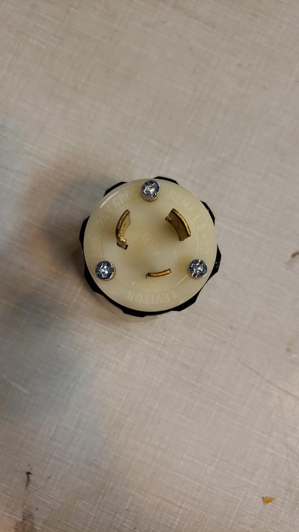 Lot of 6 Leviton 2311 2-Pole 3-Wire Grounding Plug Locking(S6LLST8951)