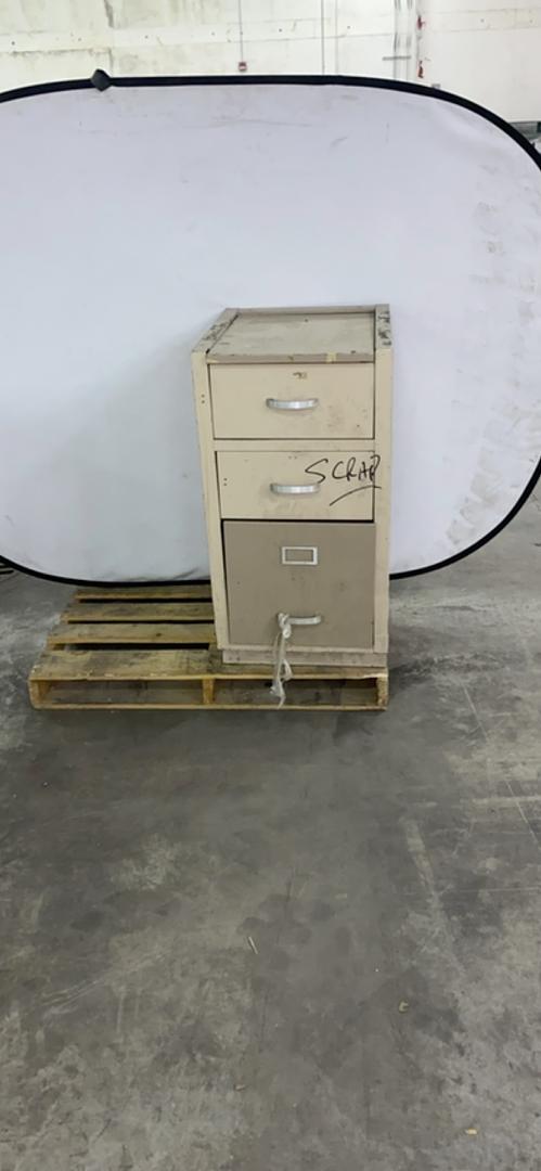 18 Duralab 3 Drawer Casework(S6LLST6270)