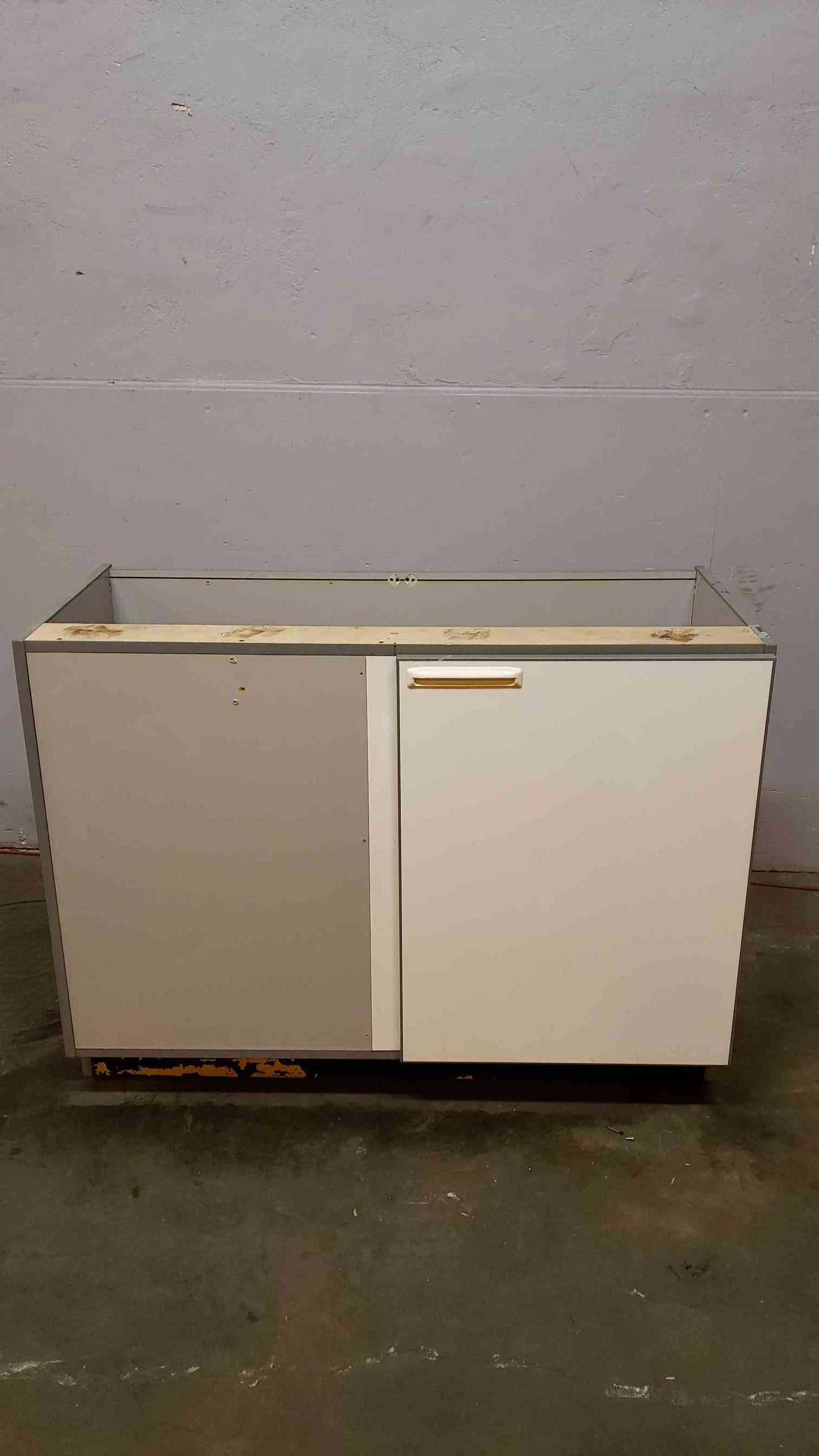 4' Recessed Wooden Casework W/ 1 Door(Q16674)
