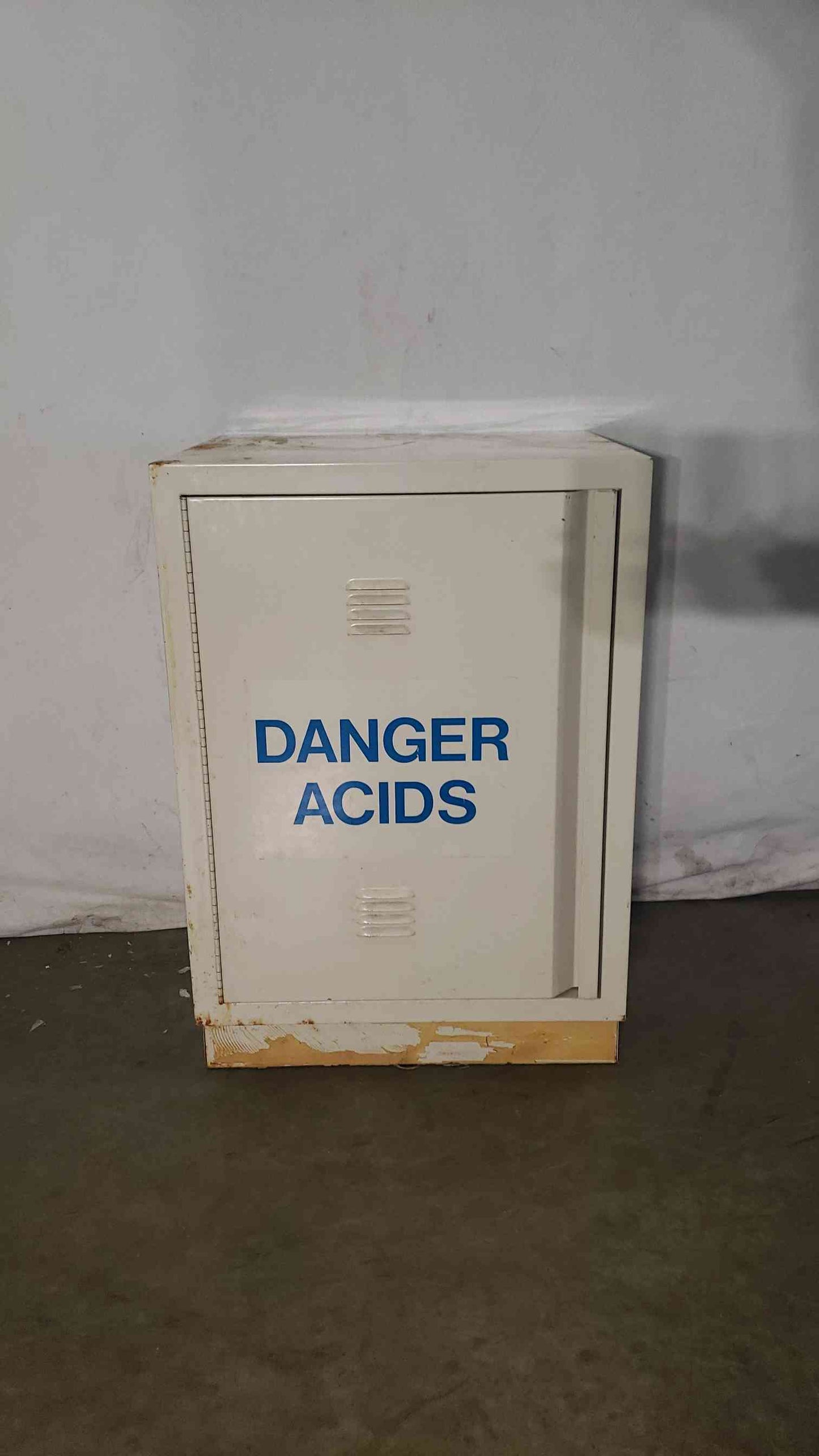 24x21x34 Acid Cabinet(100164)
