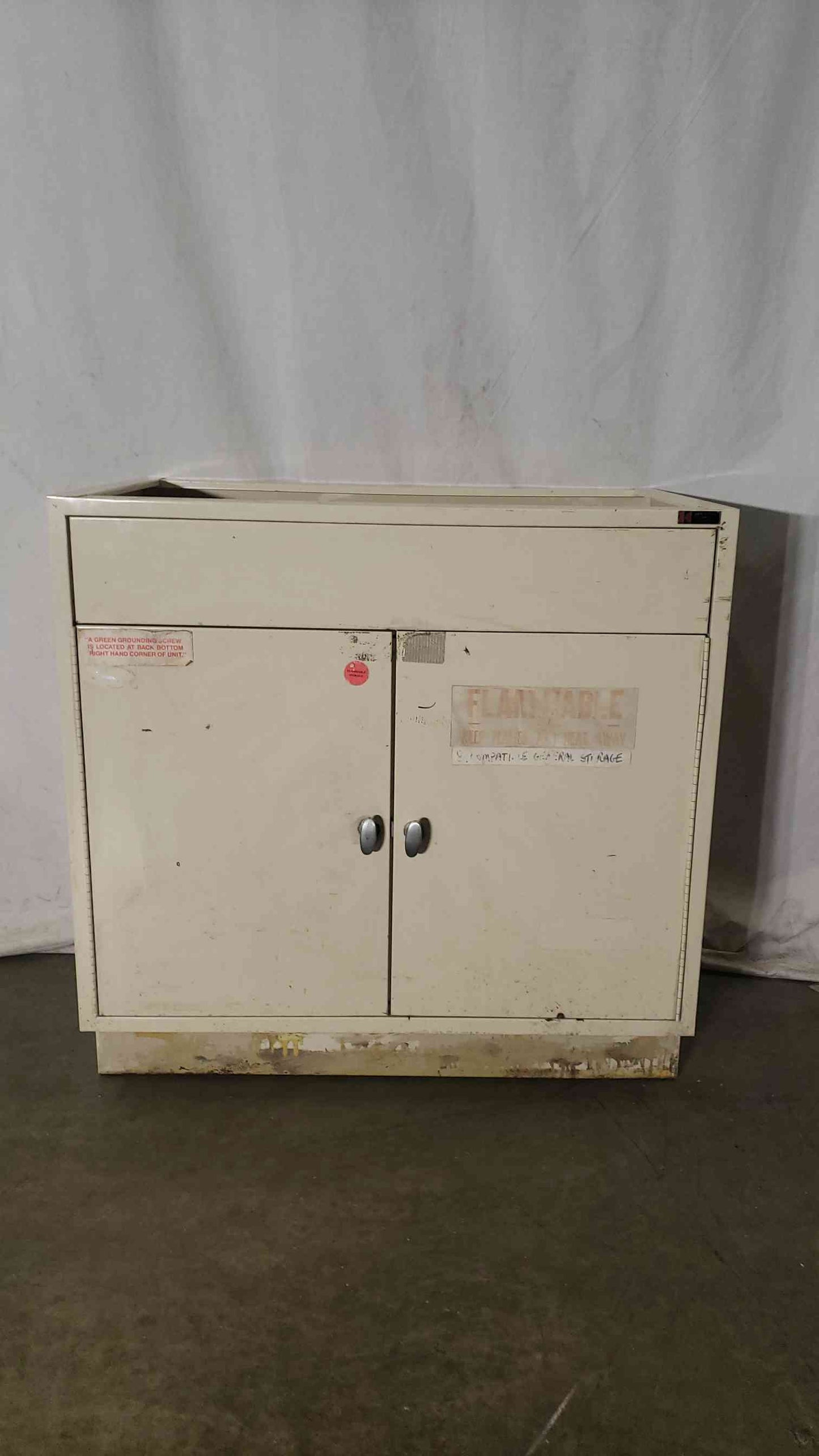 36x22x35 Kewaunee Flammable Casework Tan(100144)