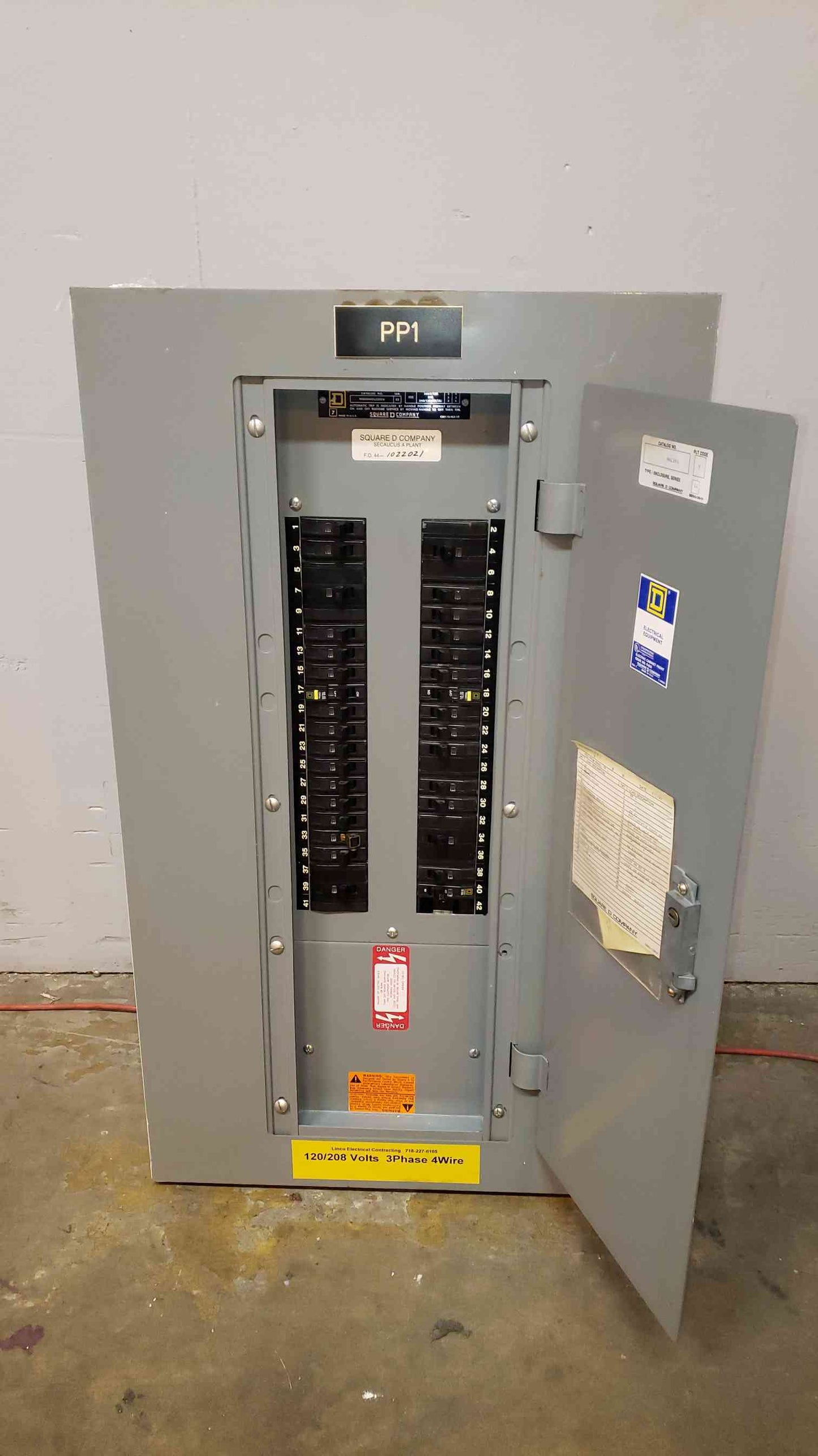 225A NQOD Square D Panel Board 208/120/240v MHC35S LOADED(100289)