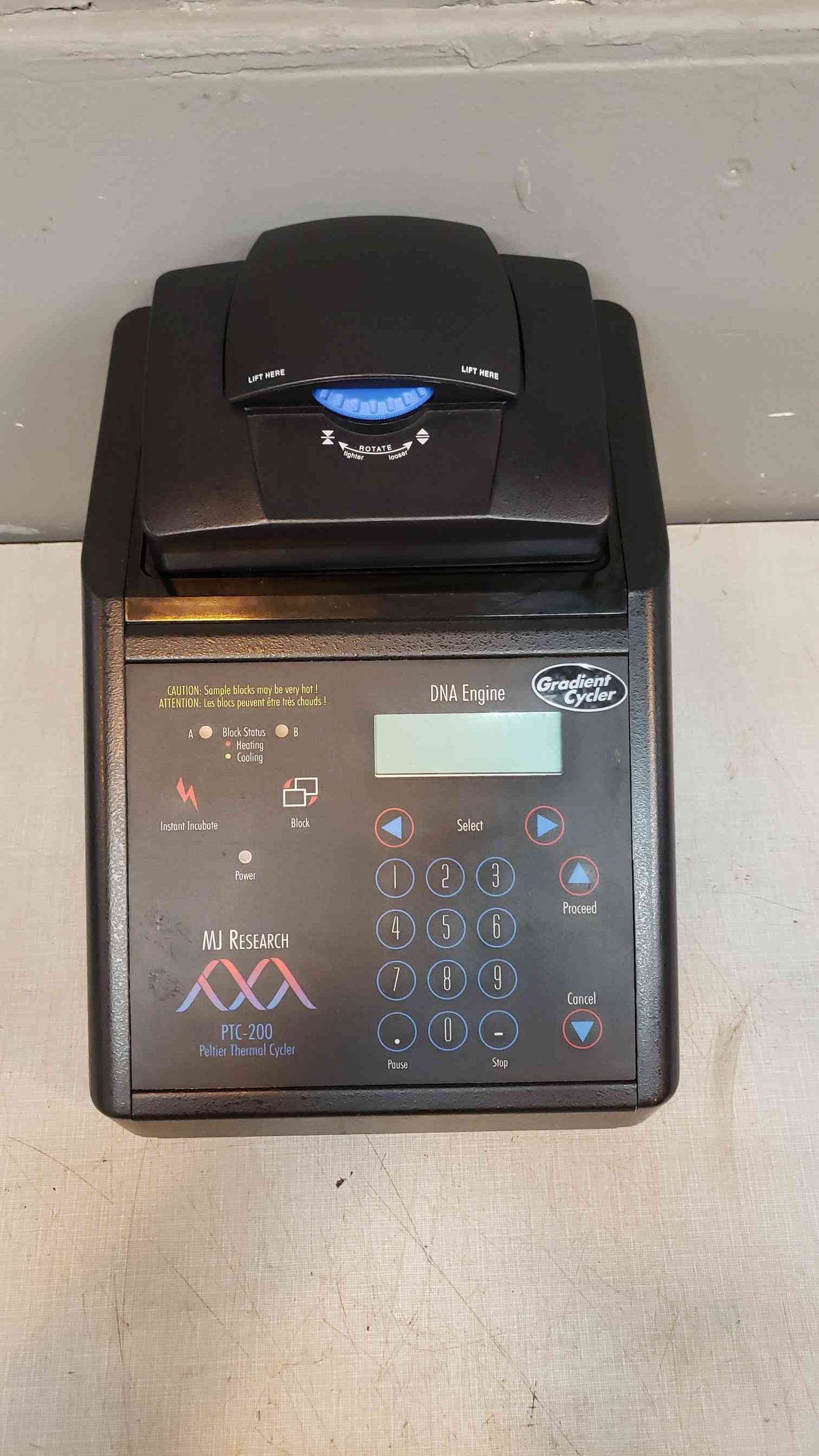 PTC-200 Peltier Thermal Cycler DNA Engine
