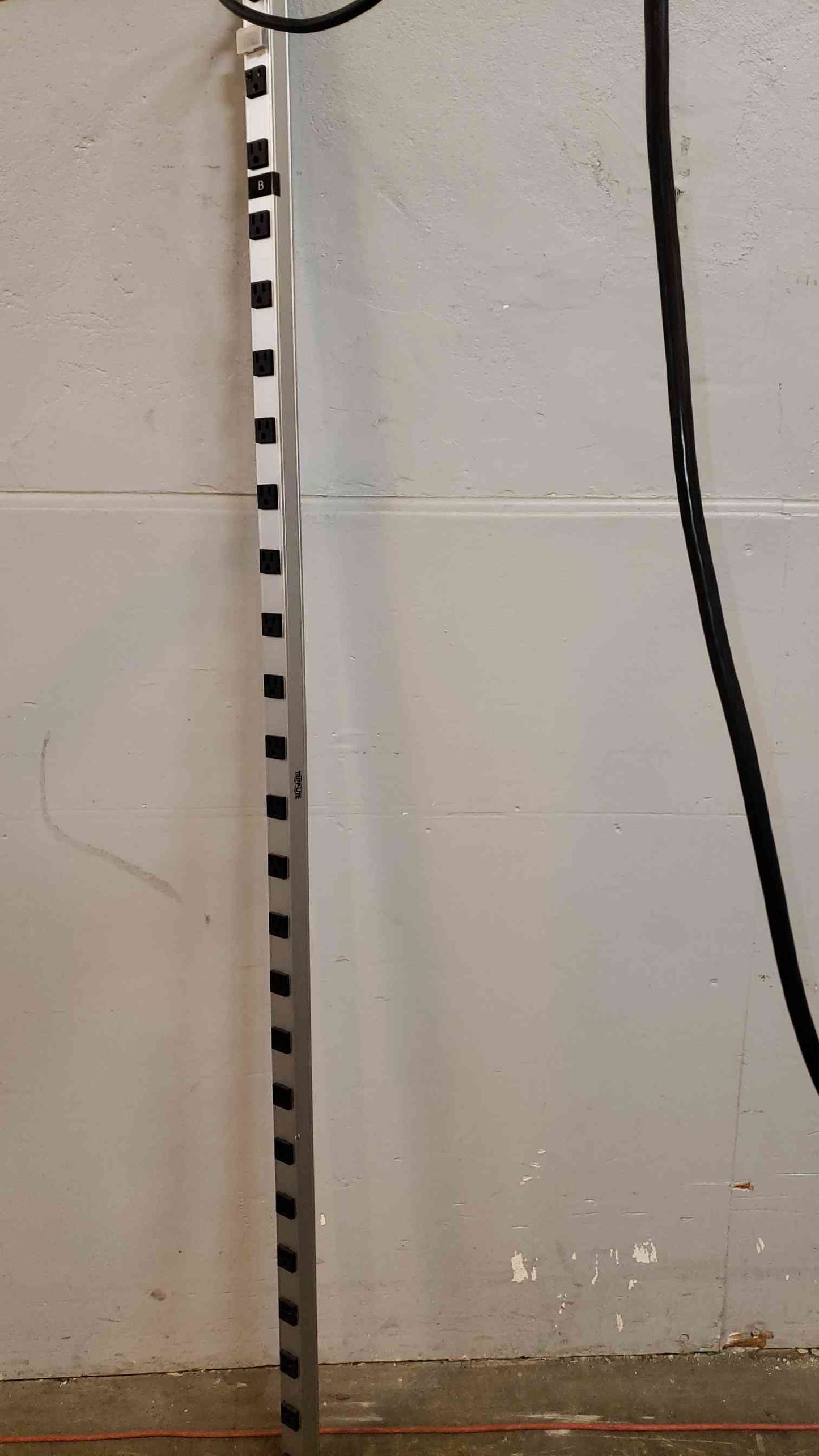 *Pickup Only* Tripp-lite PS7224-20T PDU Strip 20A 120V(100481)