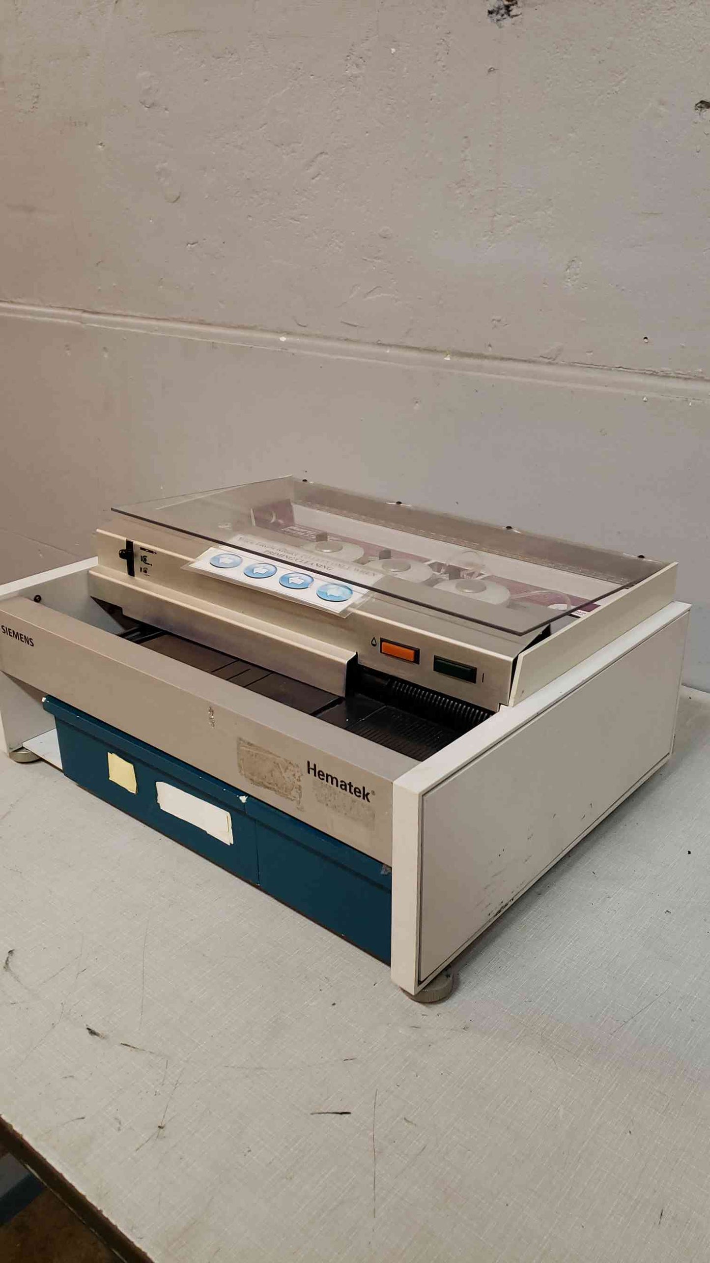 Siemens Hematek Slide Stainer 4488C203114 NOT WORKING(for parts ).