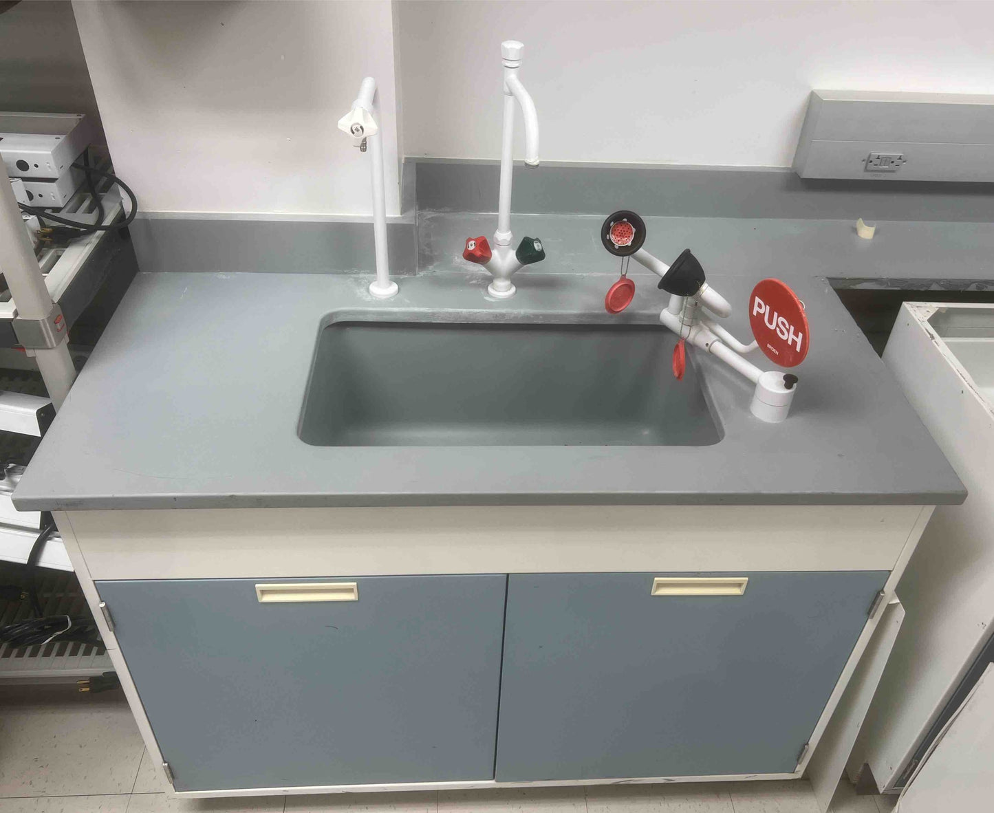4' Lab Sink Fisher Hamilton Casework w/ Fixtures & Eyewash(5371AA)