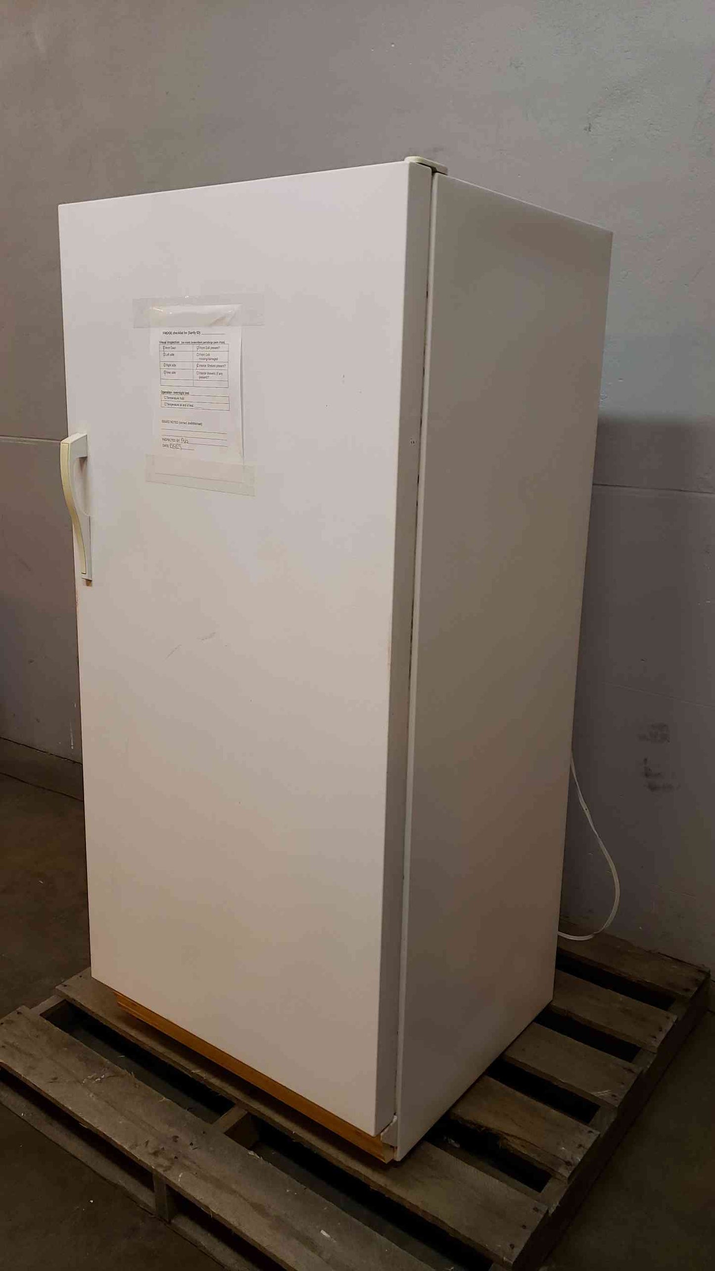 TESTED Wood's Household Freezer F17WUA -20 DEGREES (SKU: 1939AA)(1939AA)