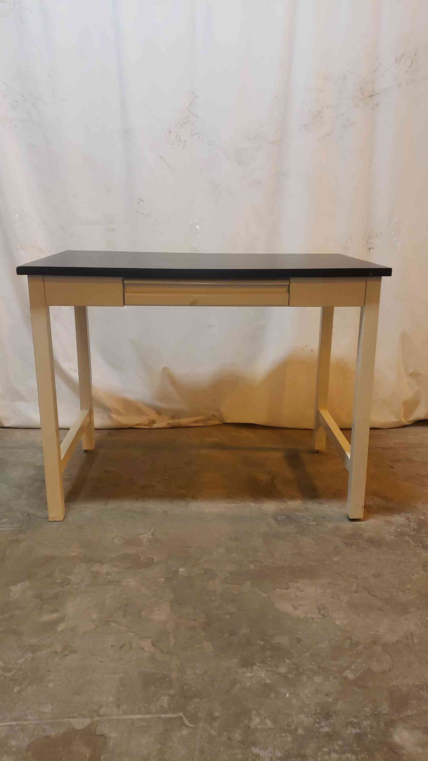 Kewaunee Contour Chem Resistant 4' Lab Table(1144AA)