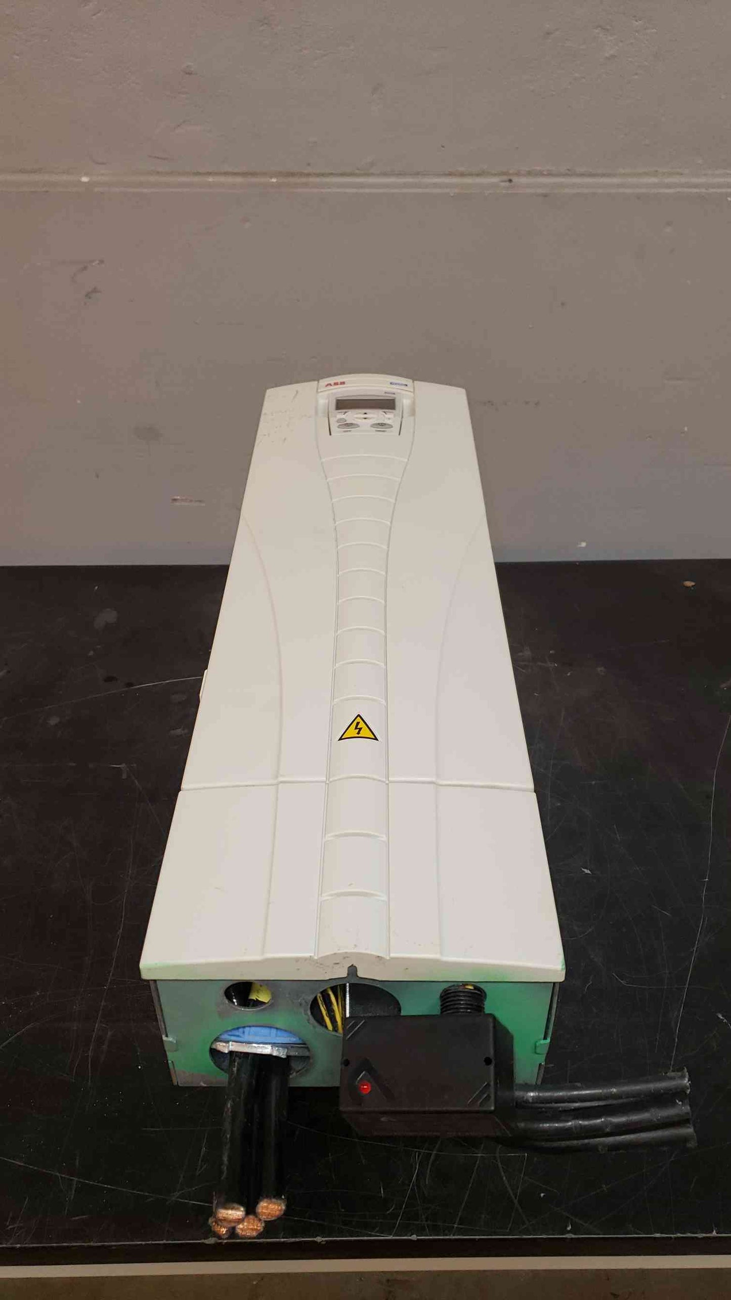 ABB VFD 40HP ACH50UH059A4 480v (SKU: 3535AA)(3535AA)