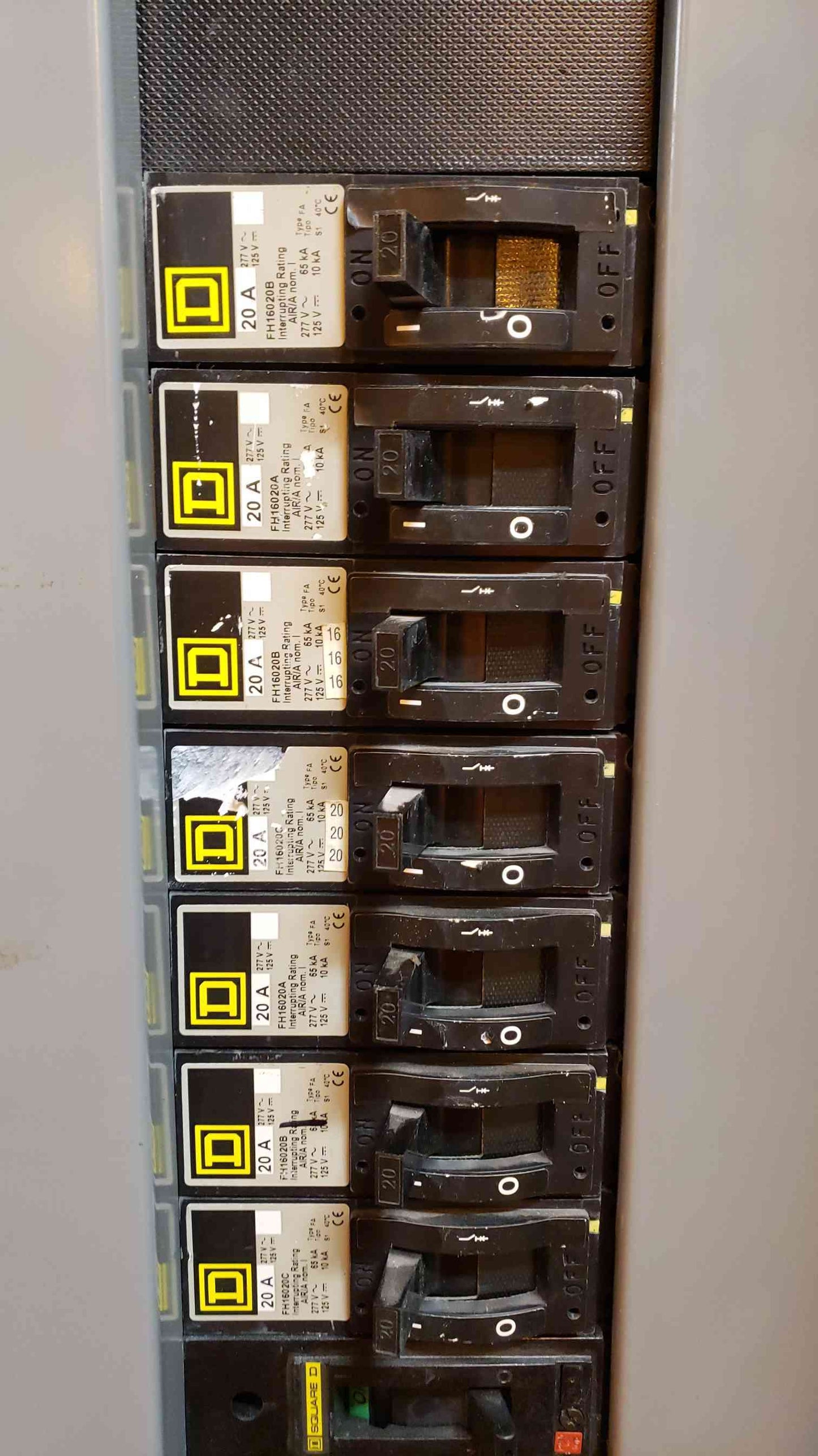 Square D I-Line 800A 120/208V Panelboard with 27 Installed Breakers (101271)(101271)