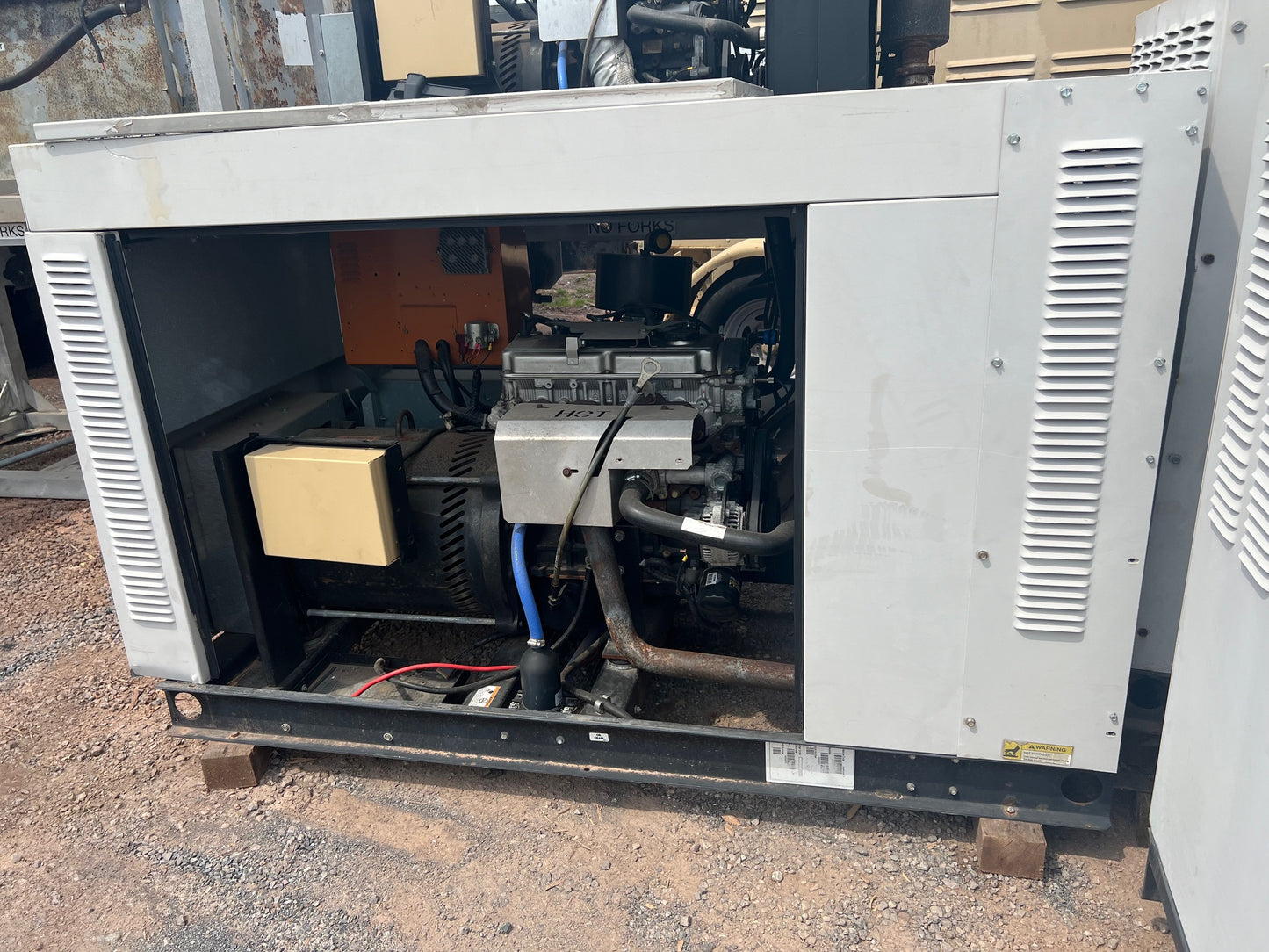 35KW Generac Generator Mitsubishi Engine Parts Only No Doors or Controls Good Engines-17522